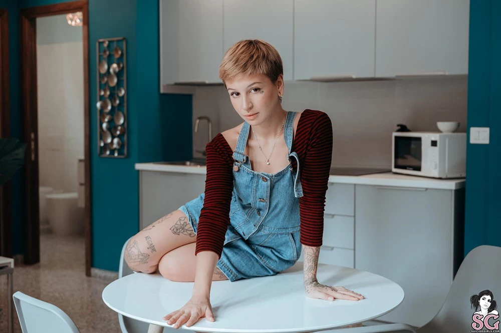 [Suicide Girls] Alyasuicide Blue House