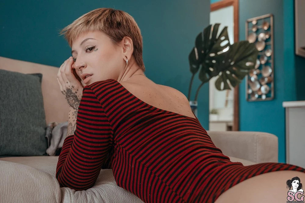 [Suicide Girls] Alyasuicide Blue House