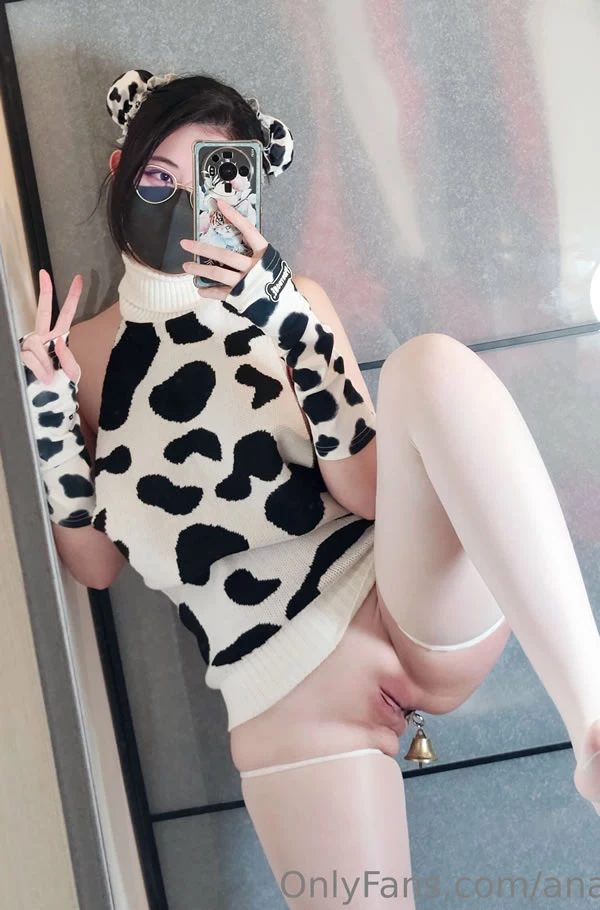 福利姬 奶咪 - 乳牛 兔女郎 OnlyFans [36P]