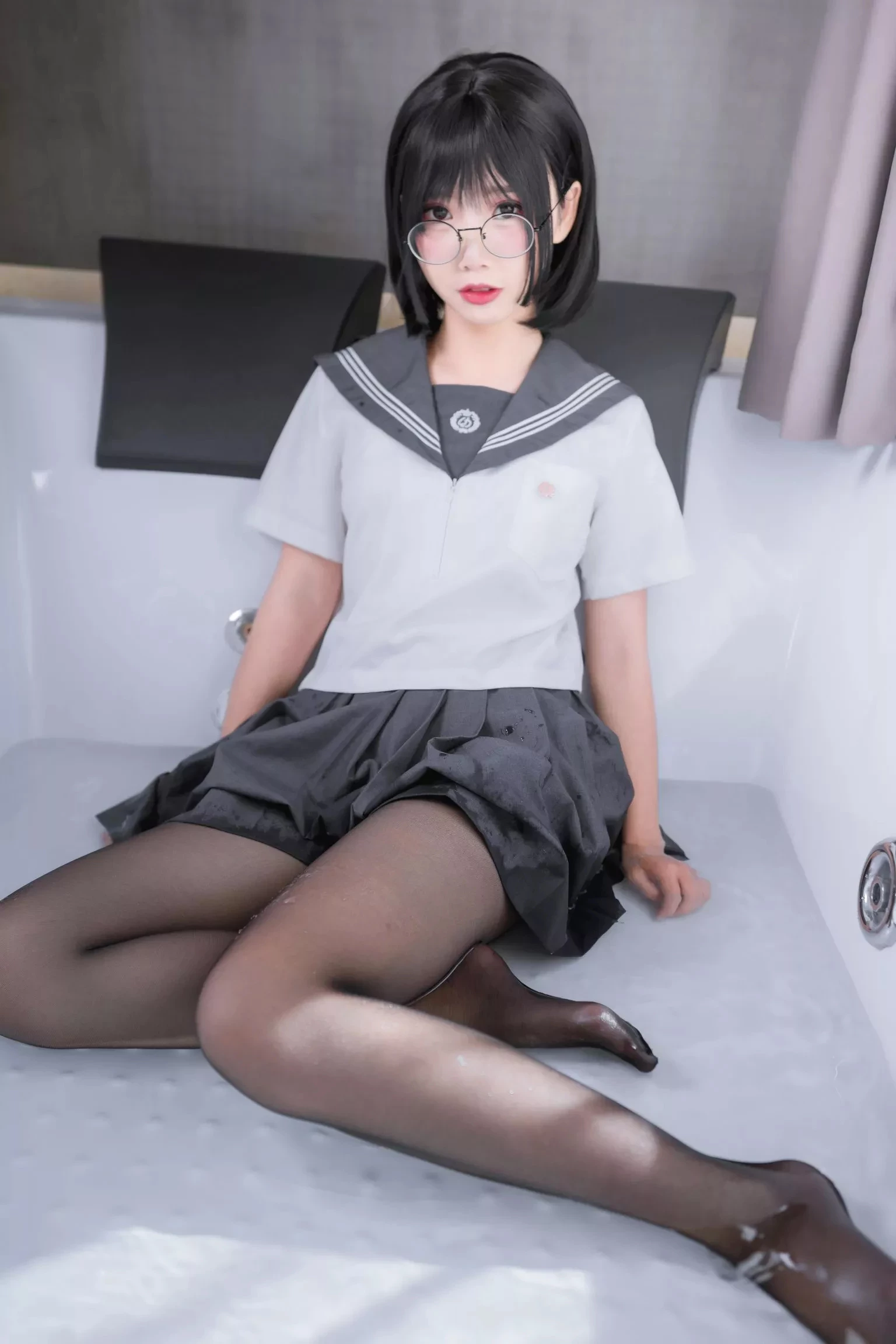 面饼仙儿 – 脑内少女 黑丝JK 画像25枚