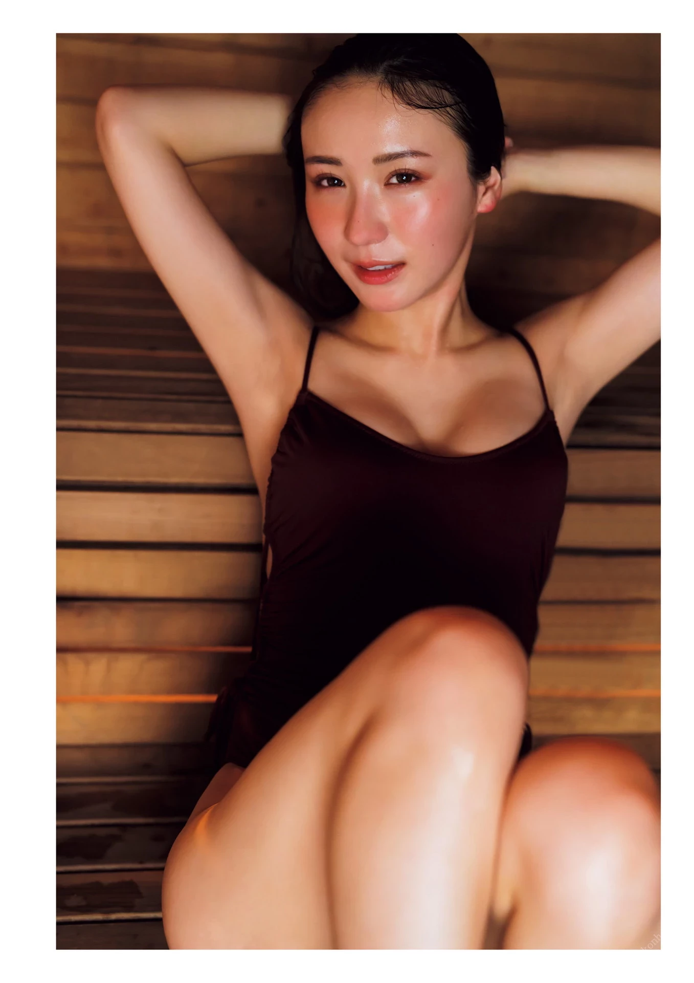 伊藤爱真 1st Photobook - Soleil ソレイユ [129P]