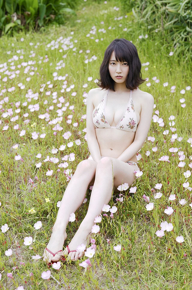 2015年9月23日[写真]治愈系女大学生吉冈里帆高雅外表美乳曲线集于一身 [24P]