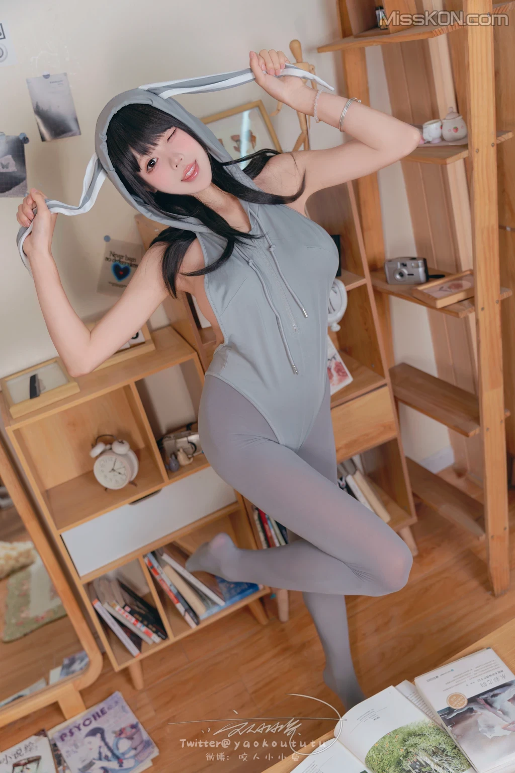 Coser@黏黏团子兔： 小灰兔 [41 photos ]