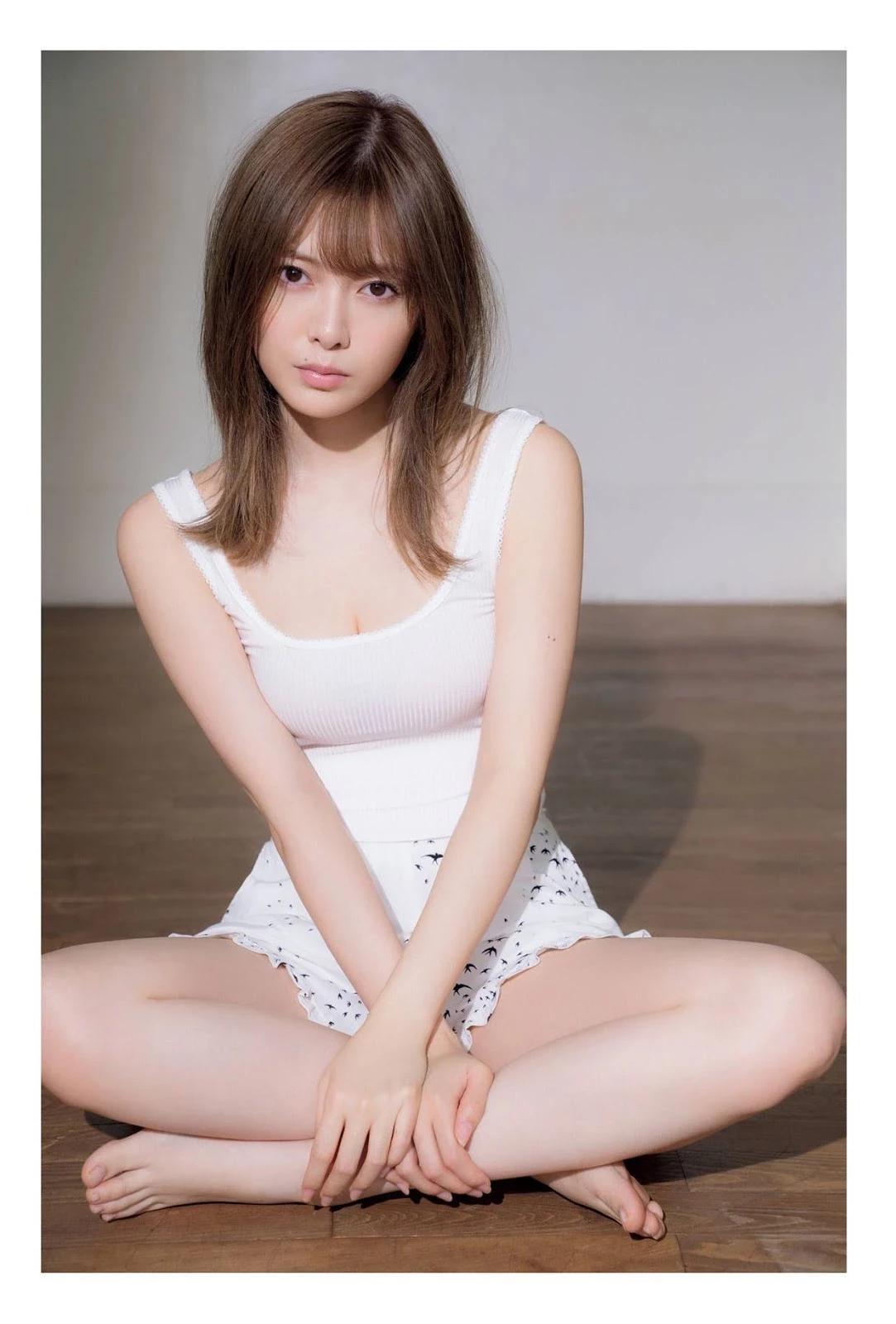 Mai Shiraishi 白石麻衣, FRIDAY WHITE 2019.01.14