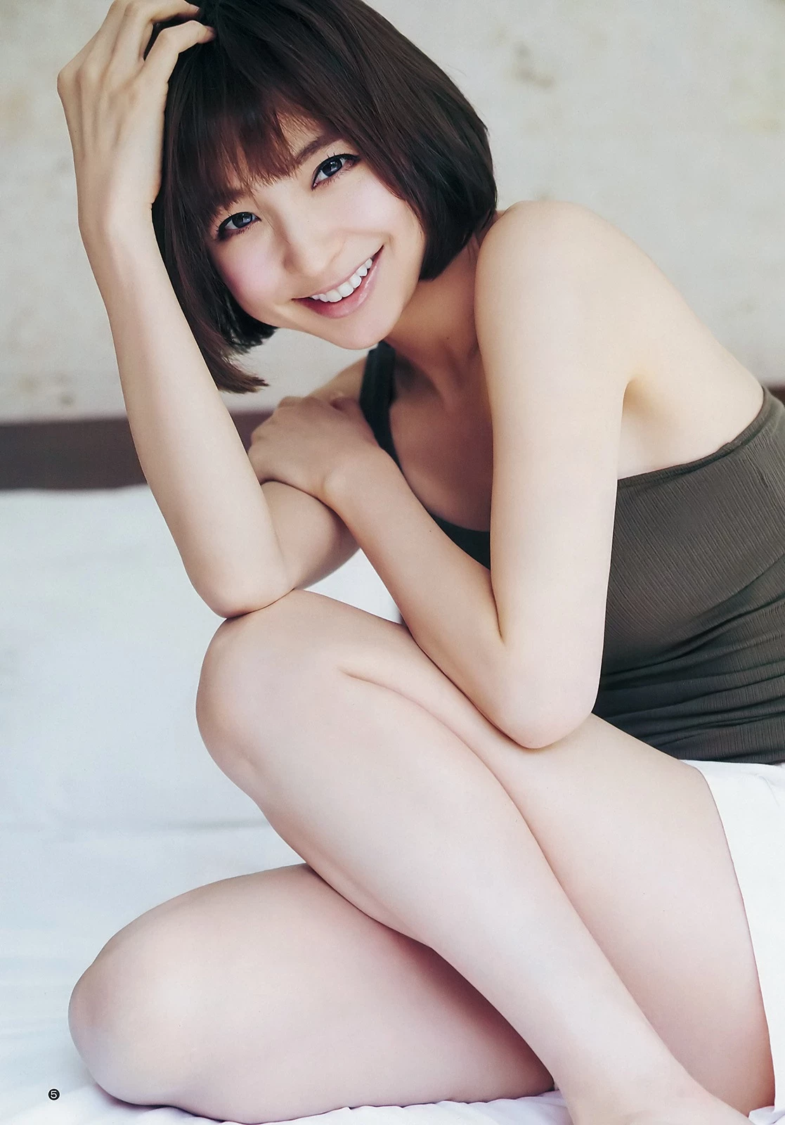 Mariko Shinoda 篠田麻里子, Young Jump 2019 No.18 [ヤングジャンプ 2019年18号]