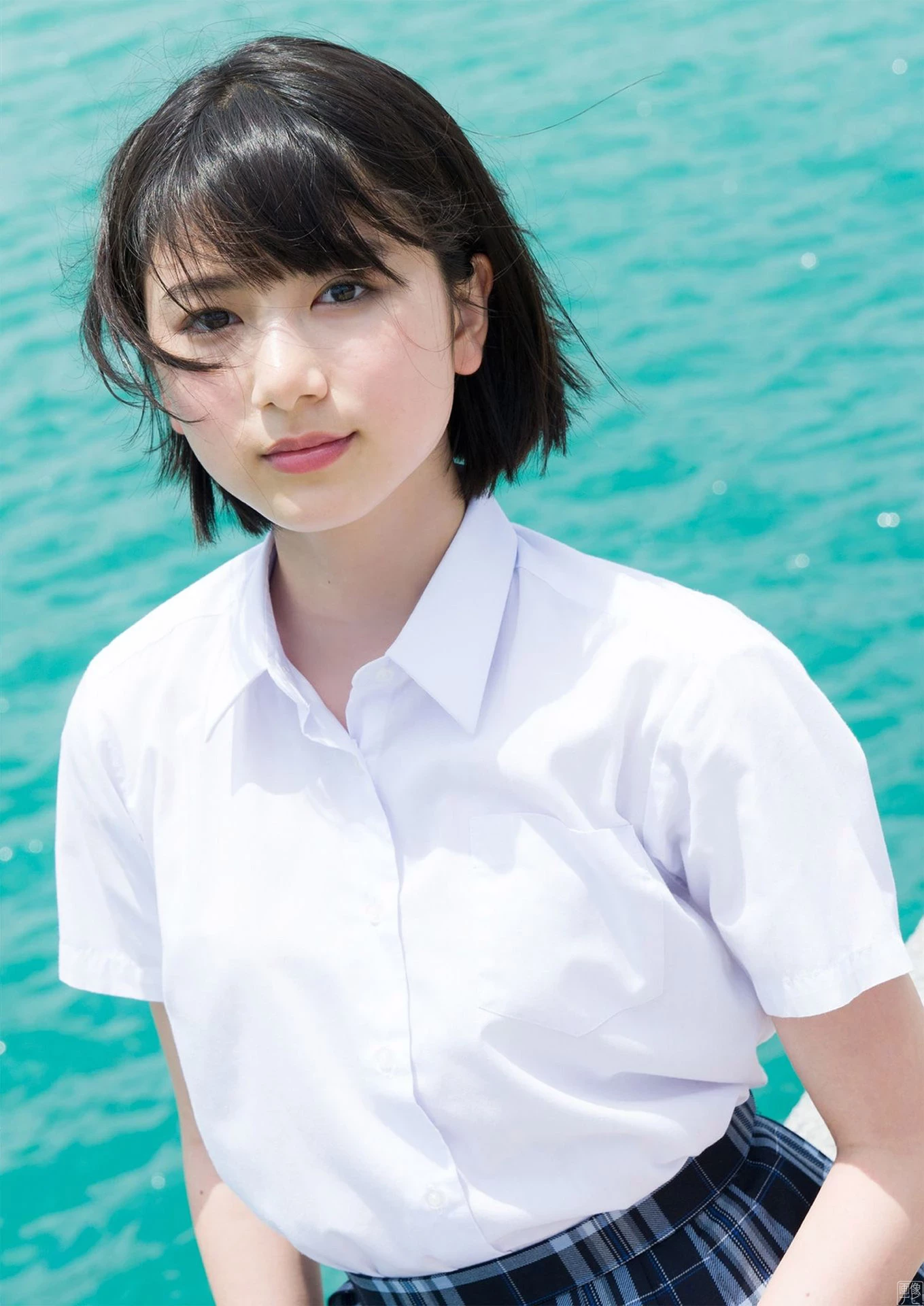 ショートヘアの新人美少女 池间夏海の水著グラビア画像