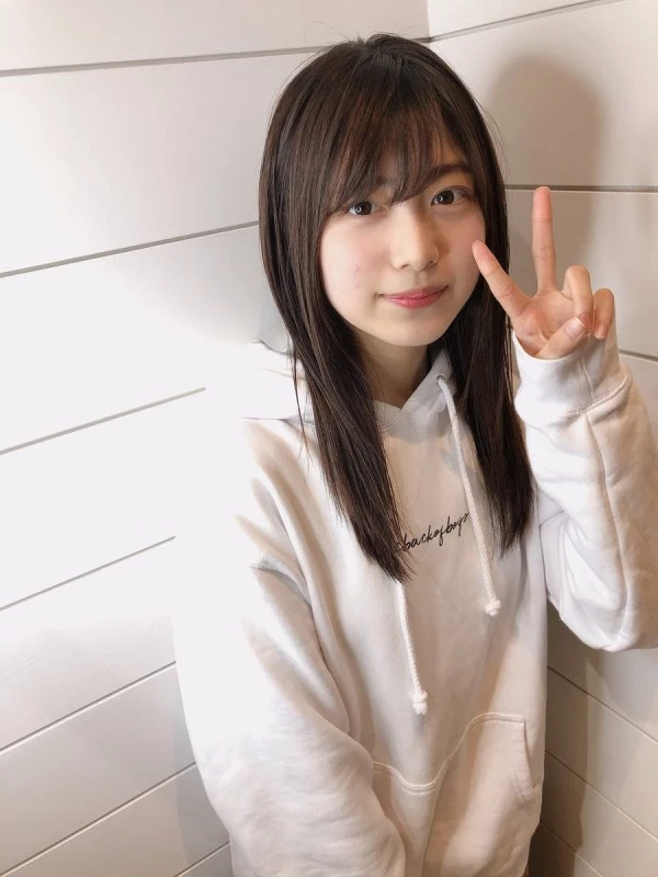 吉田莉桜[17] 日本一かわいい高校一年生グランプリ吉田莉桜[17] 美少女JKの日常グラ...