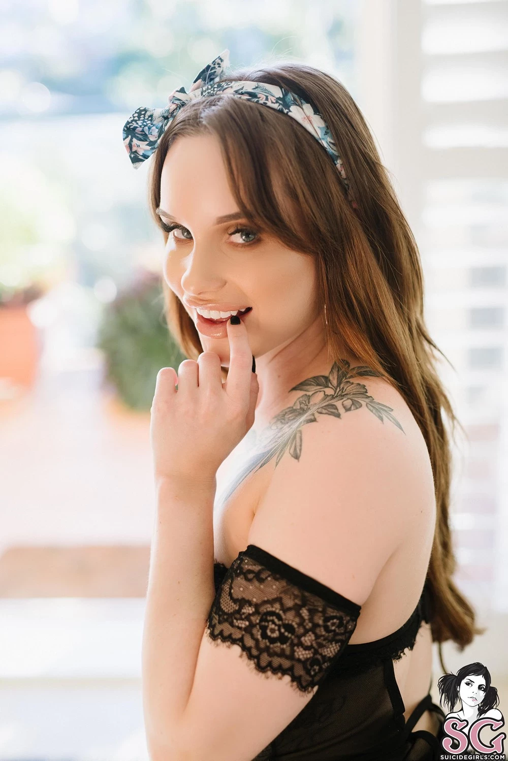 [Suicide Girls] Liajune - Laced