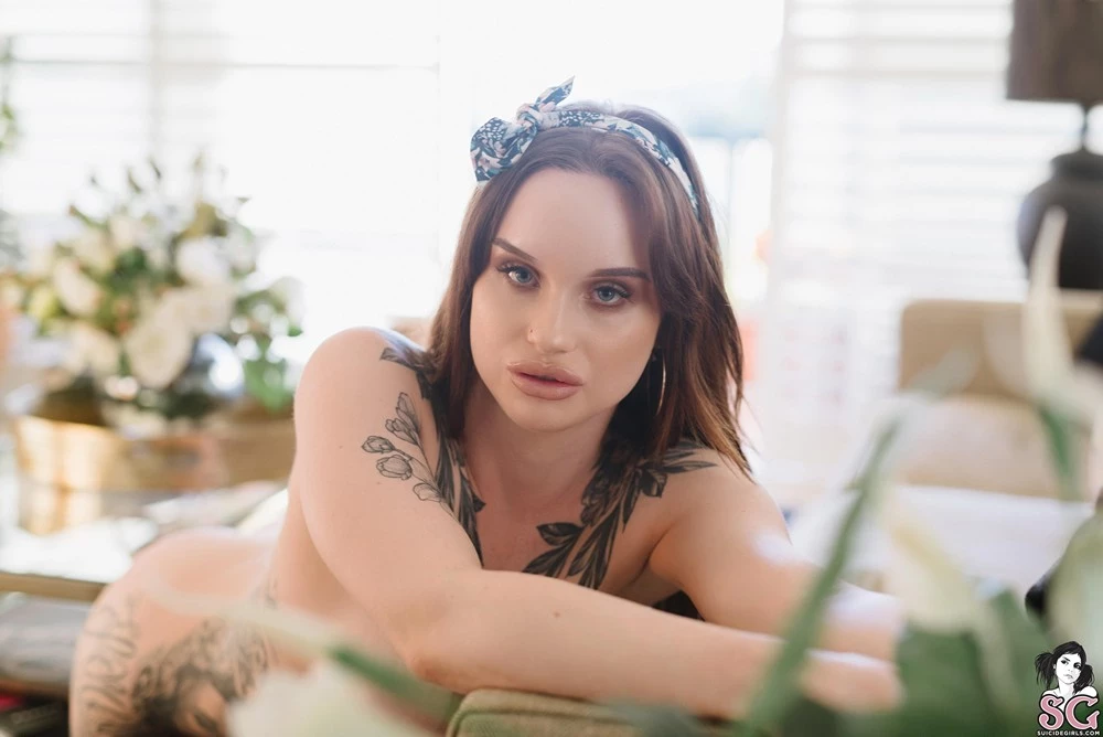 [Suicide Girls] Liajune - Laced