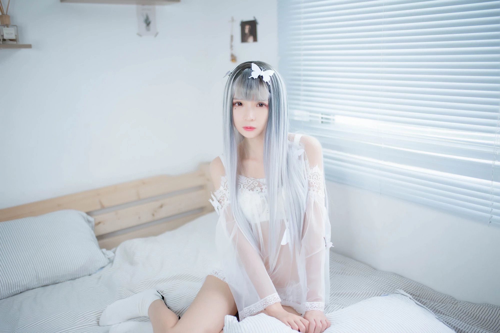 [COSER] 疯猫ss – 透明白沙的诱惑少女写真