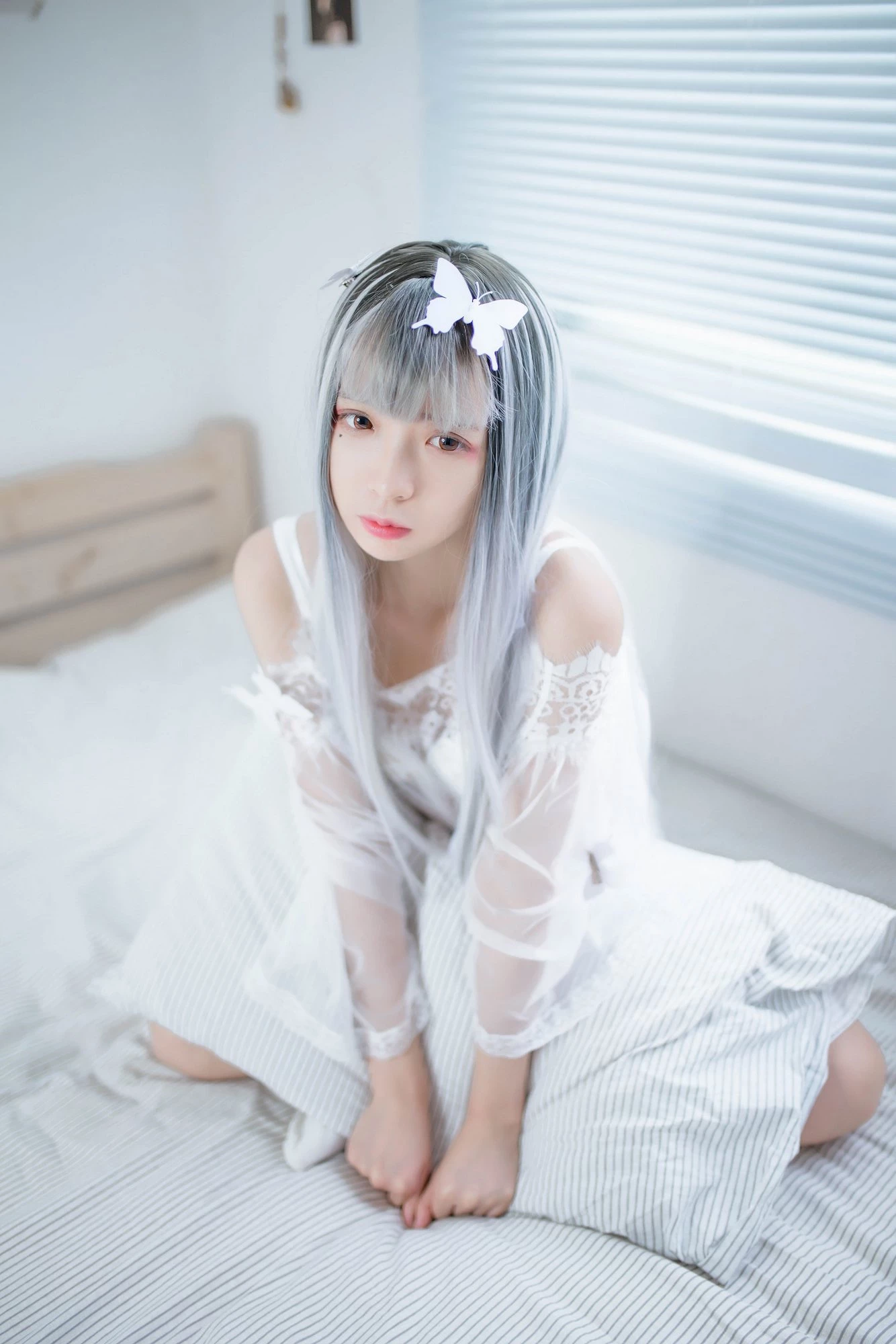 [COSER] 疯猫ss – 透明白沙的诱惑少女写真