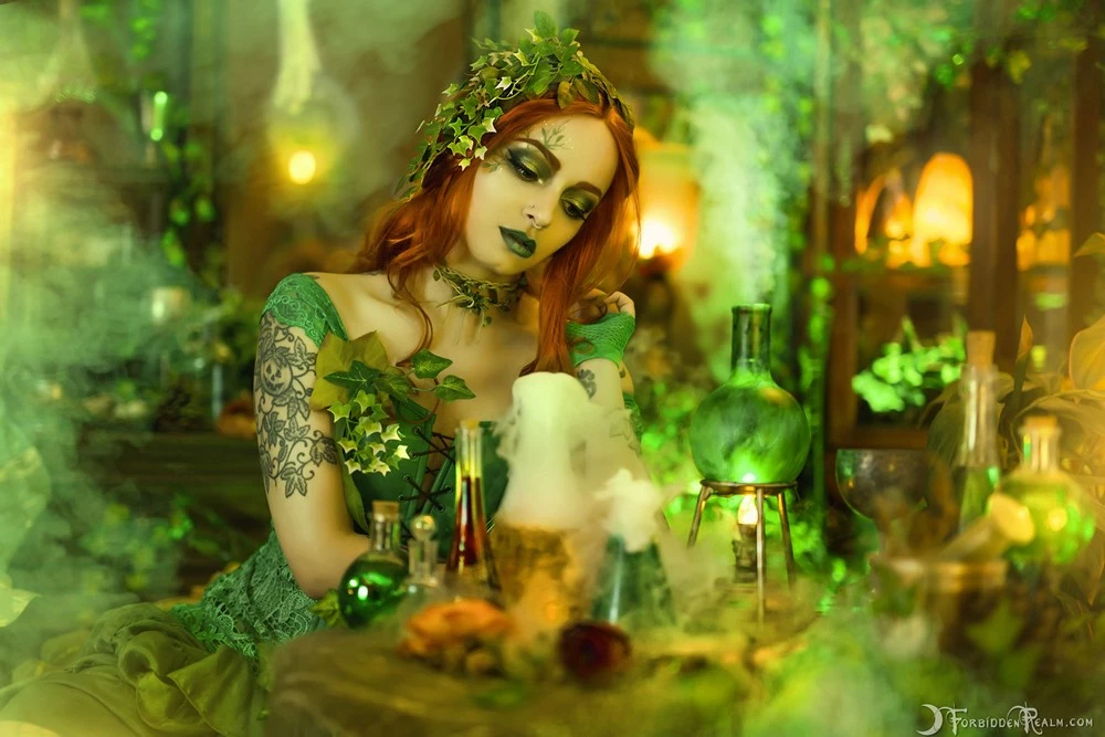 Genevieve - Poison Ivy