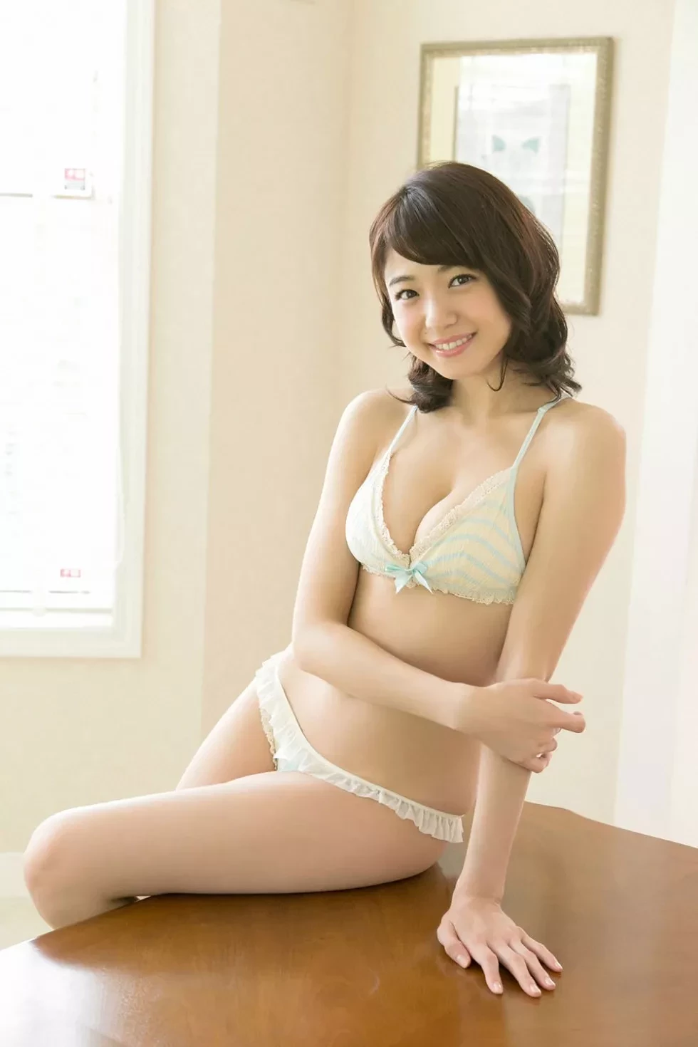 [YS Web]Vol.683_日本美女艺人中村静香甜美迷人性感系列写真99P