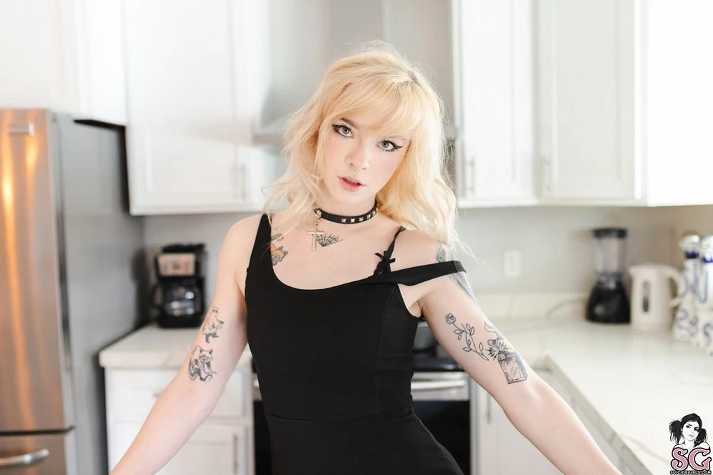 [Suicide Girls]Jul 14, 2022 - Sinkiity - Dinner For Two[51P]