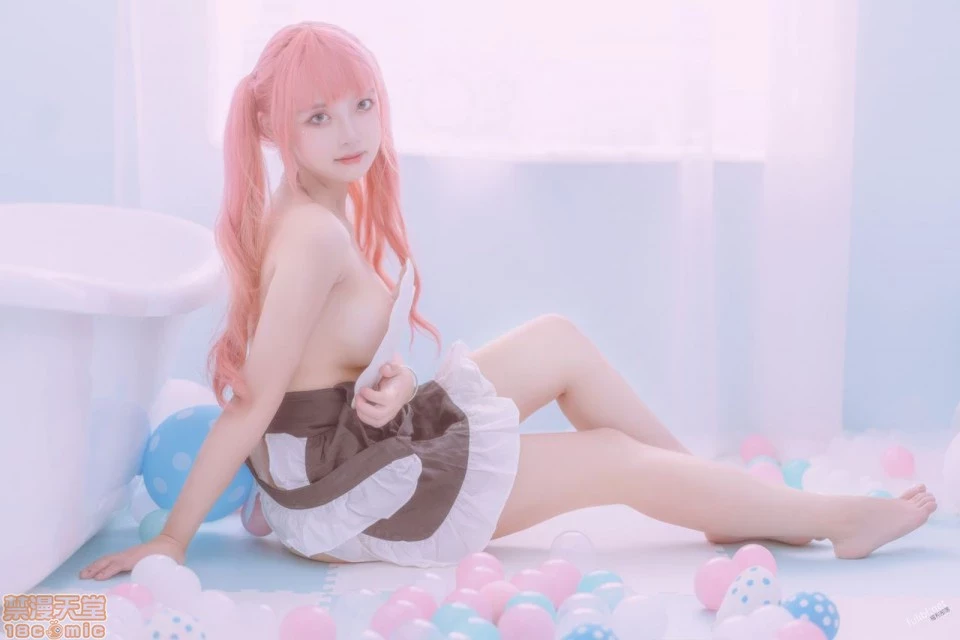 一只云烧 [BuckyClouds] – Pink maid set 粉红女仆 [93P]