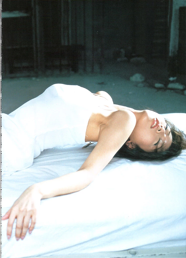 释由美子[釈由美子]“假面骑士时王”北岛祐子[BOMB Photobook] - I am [451P]