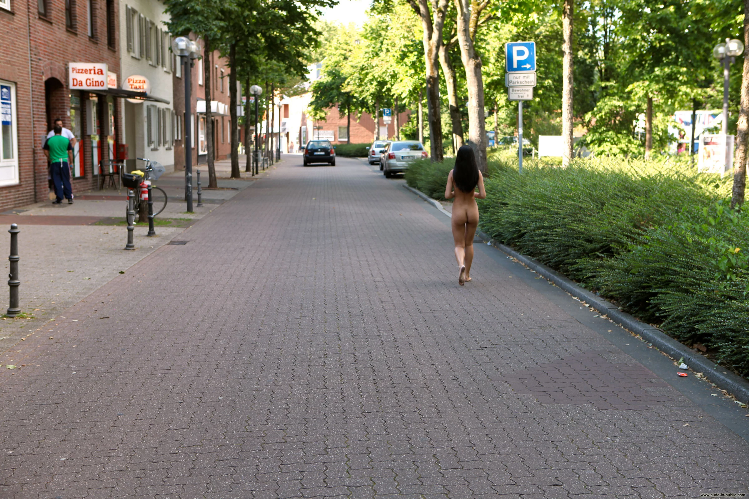 Nika V public nude walk in city [195P]