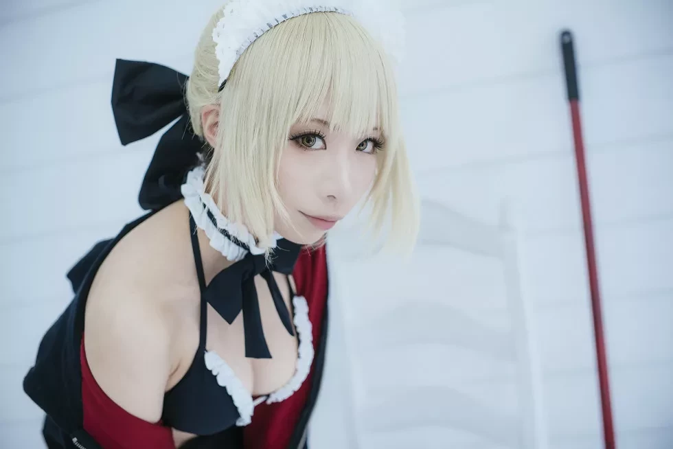 [Cosplay精选]《HeartBreak Morgan》吃雪糕的紧身衣妹子性感写真243P