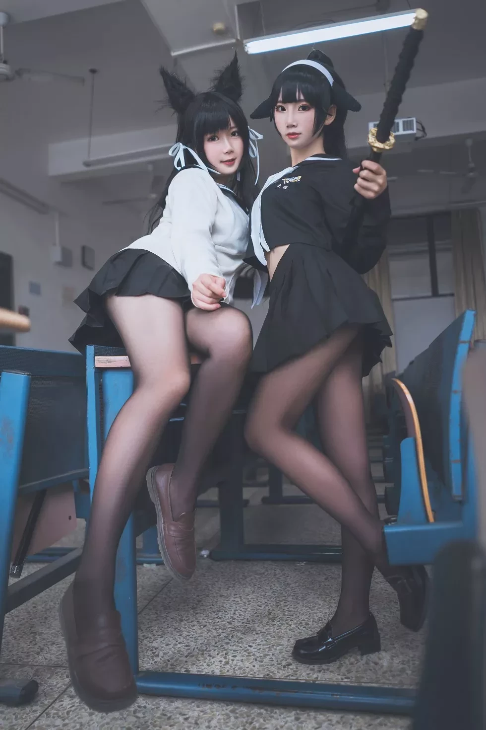 [Cosplay精选]可爱人气Coser面饼仙儿–高雄仙儿黑丝裤袜完美诱惑写真34P