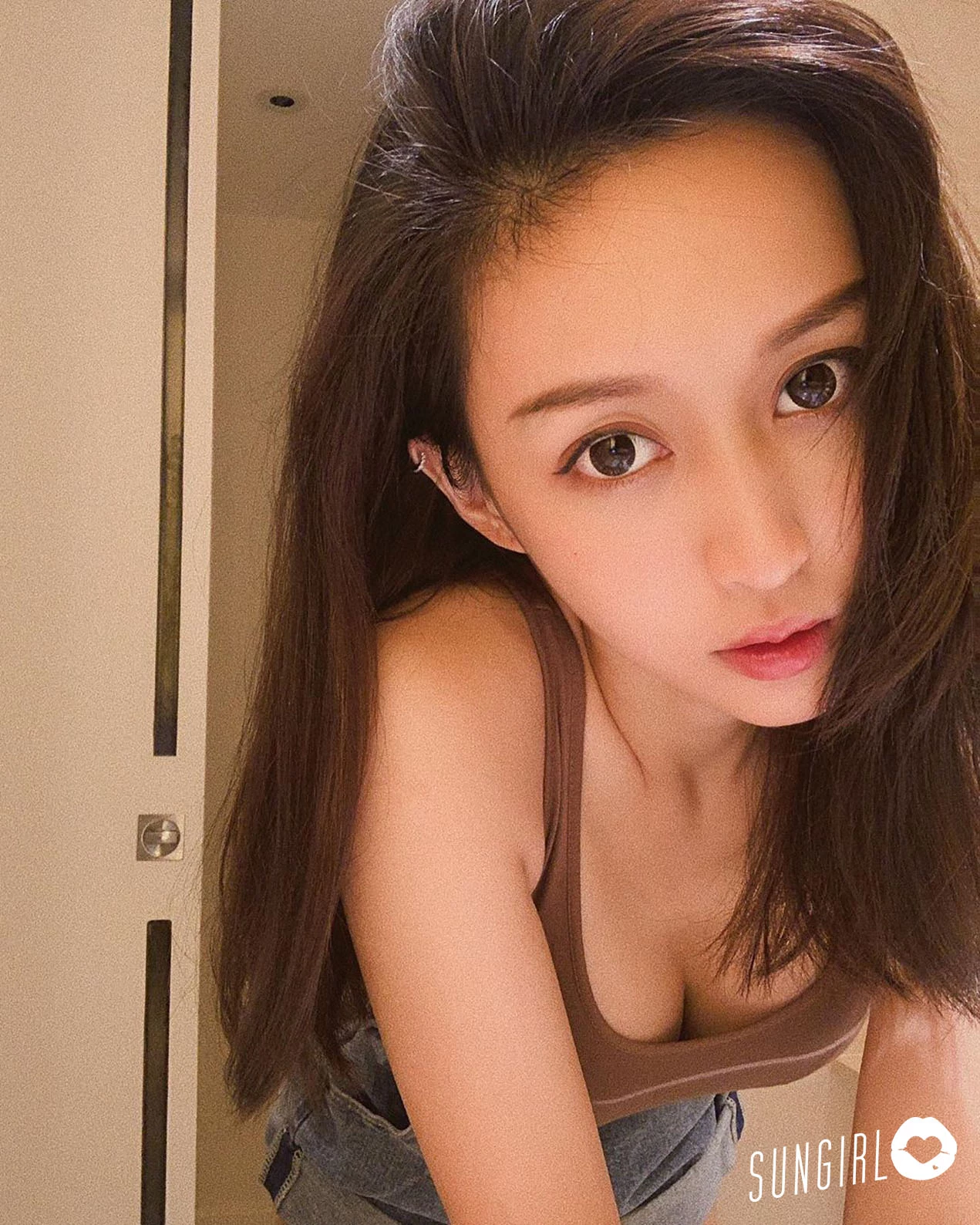 香港正妹 洛儿 知名YOUTUBER布吉大晒性感比基尼