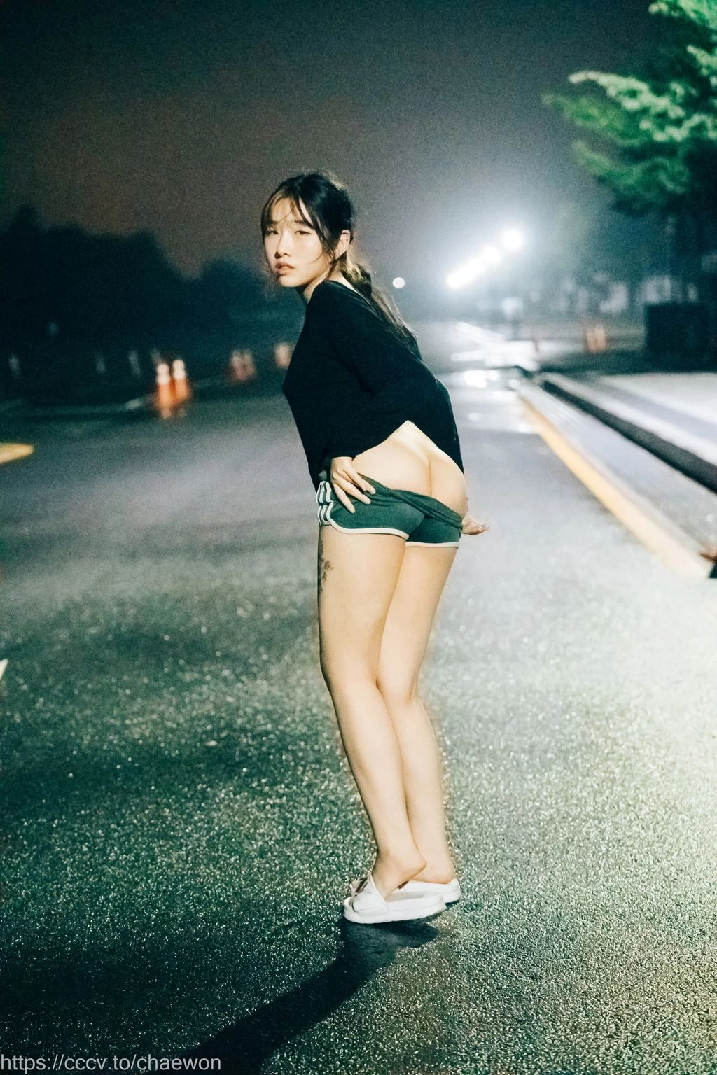 [Loozy] SonSon [손손]： Public Toilet [157 photos] [157P]