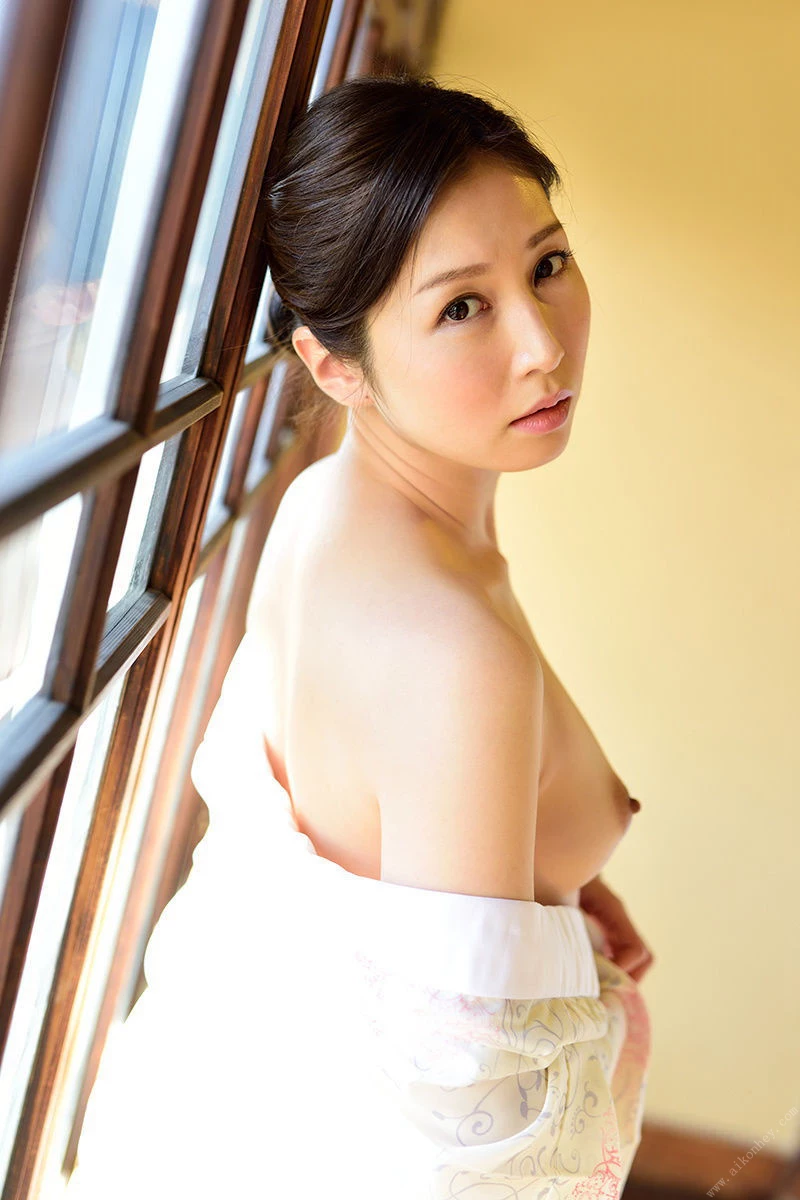 Aki Sasaki 佐々木あき Barely ★ Idol Club Beautiful Married Woman s Nude Story Photobook [71P]