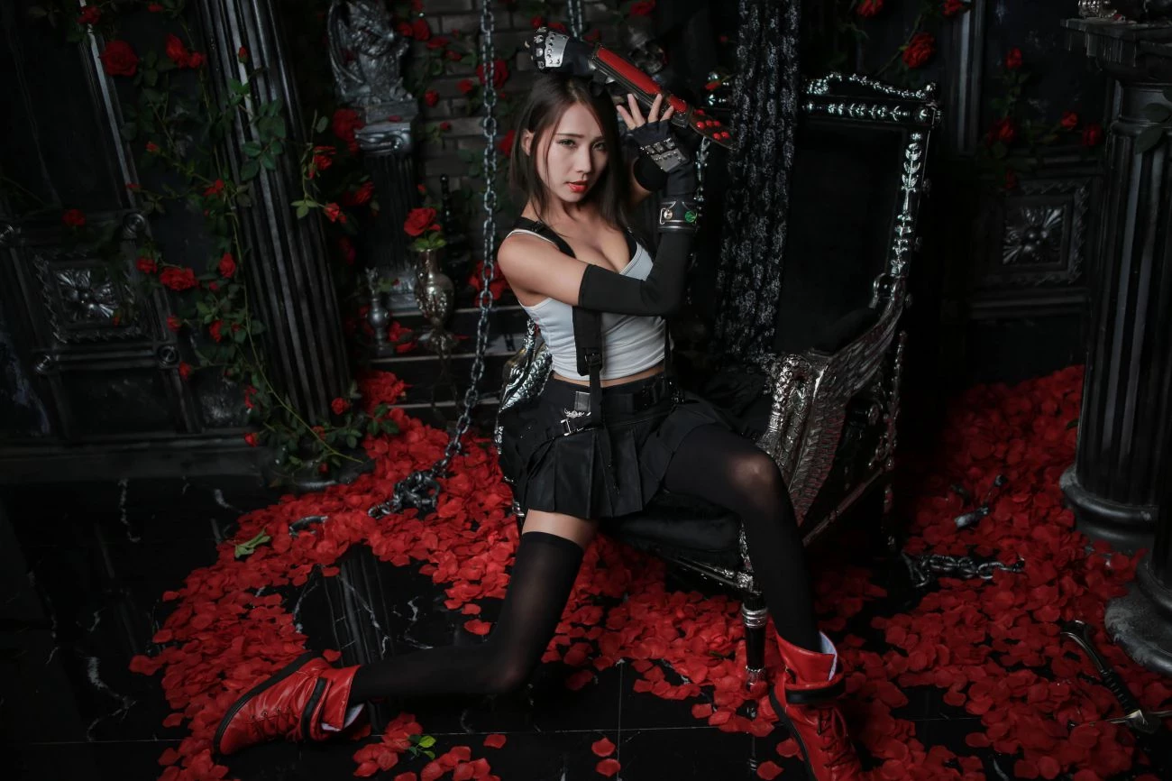 台湾腿模丝袜高跟鞋美腿棚拍 Anita 黄韵霏 Cos Tifa [54P]