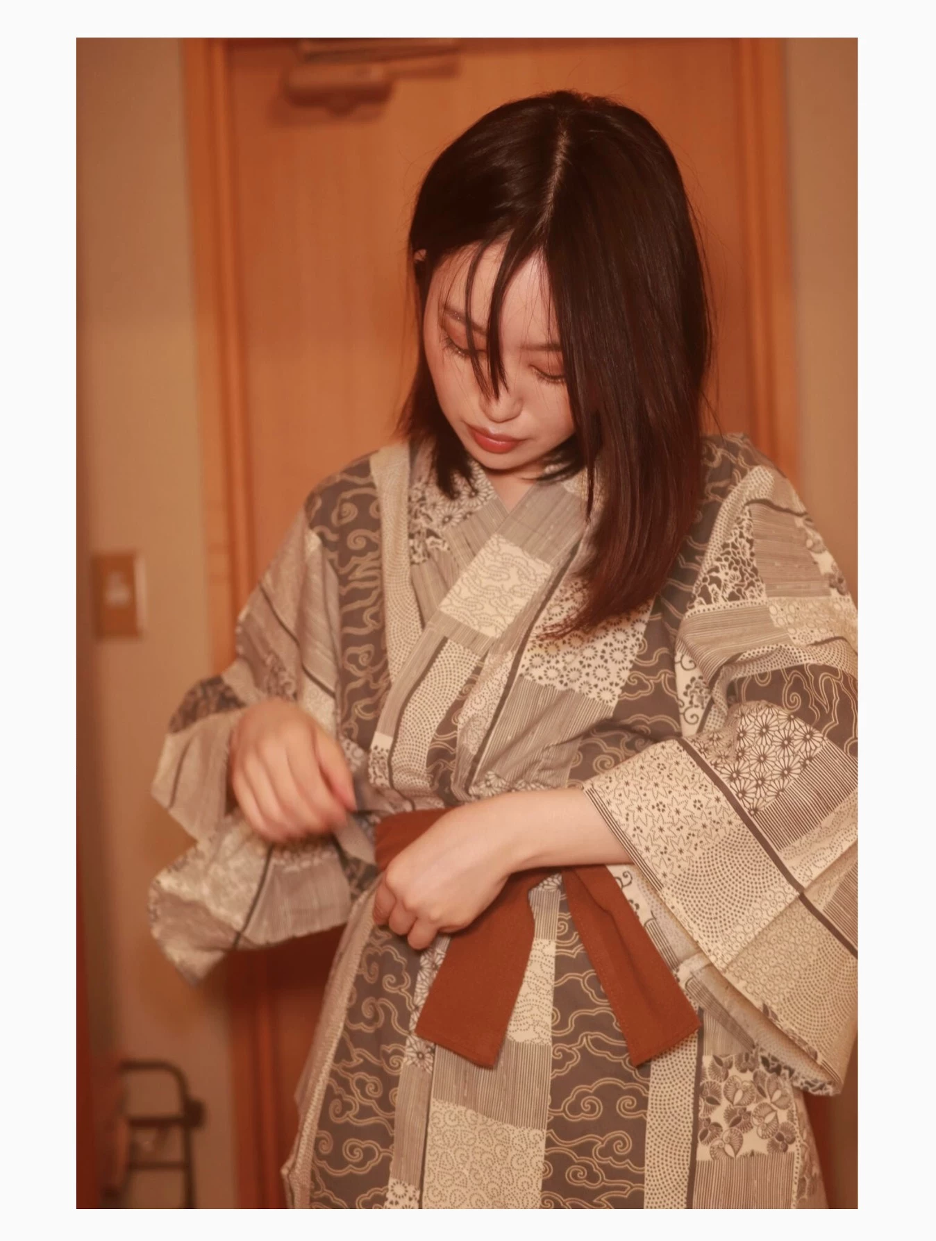 齐藤静[斉藤静][Photobook] セミヌード写真集 カップルで人気のラブホで [193P]