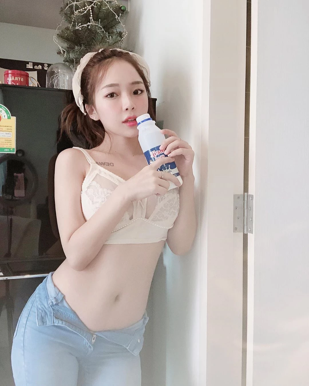 DEWAUNNIE 甜美妹子身材加上颜值太惹火引发众人注意