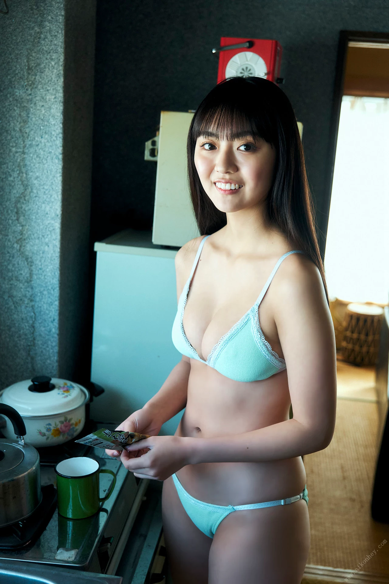 豊田留妃[豊田ルナ][Photobook] 2023.05.30 FLASHデジタル写真集 ヒロインは幼驯染み [109P]