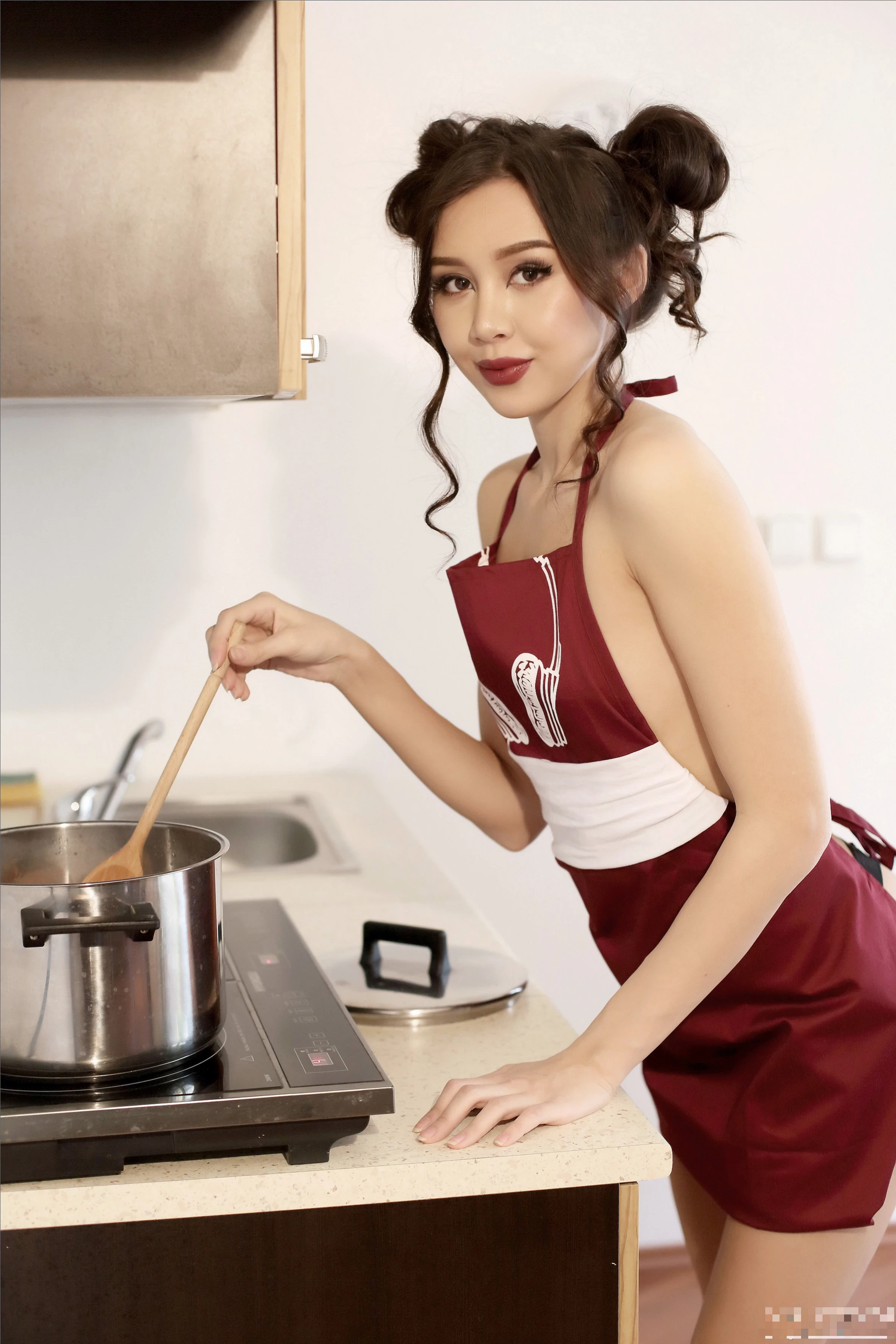 [网络偶遇]嫩模 Sakura Cooking With Sakura [100P]