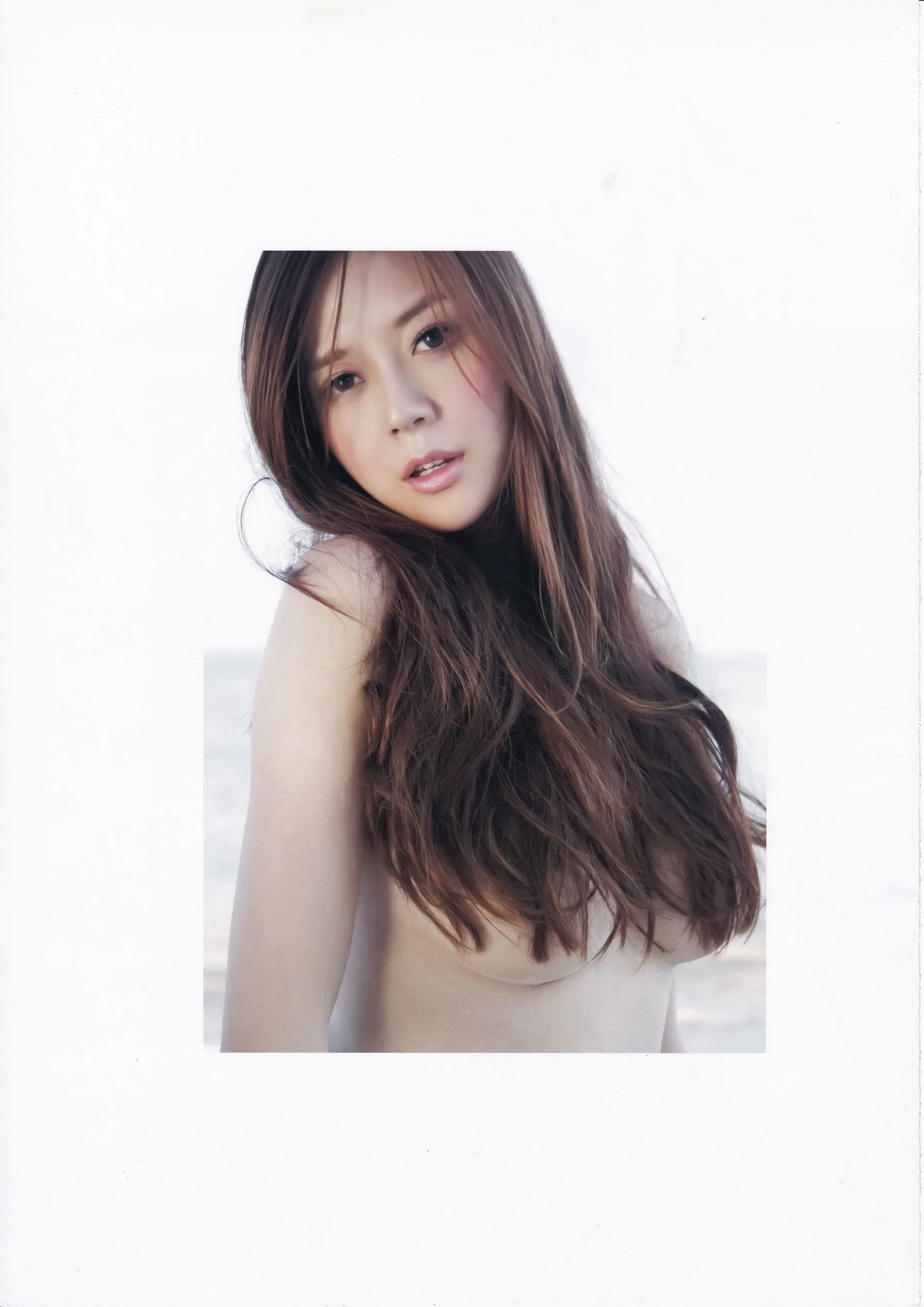 周伟彤[Photobook] Cica 写真集“Cica loves YOU！” [109P]