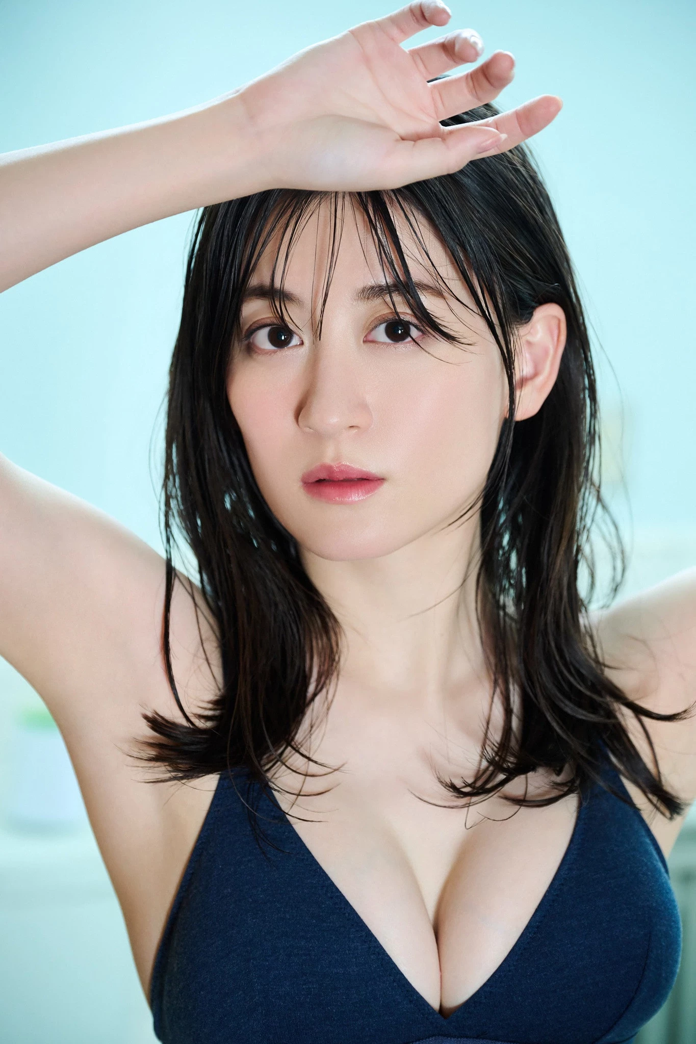 [上西恵] 白嫩美乳写真好吸睛 逼人曲线让粉丝都睡不着了 [32P]