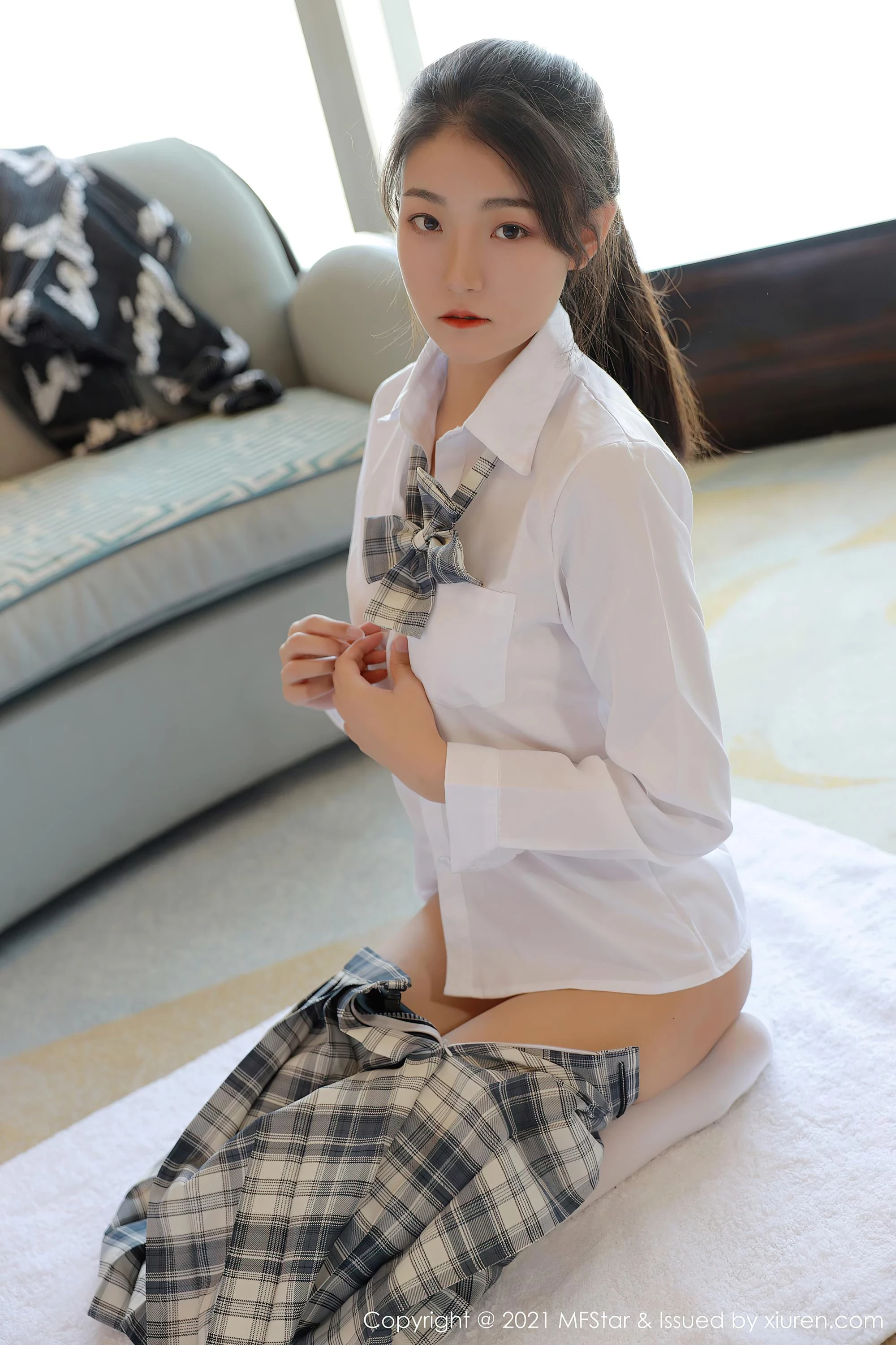 [MFStar模范学院]2021.01.27 Vol.448 Laura苏雨彤 完整版无水印写真[41P]