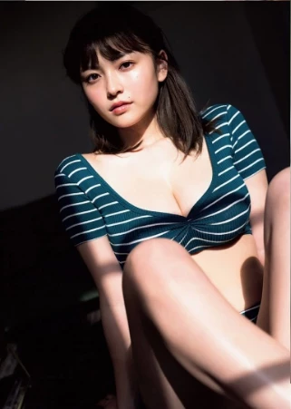 18岁的美艳性感！巨乳女高中生《樱井音乃》火辣写真秒杀同龄人！