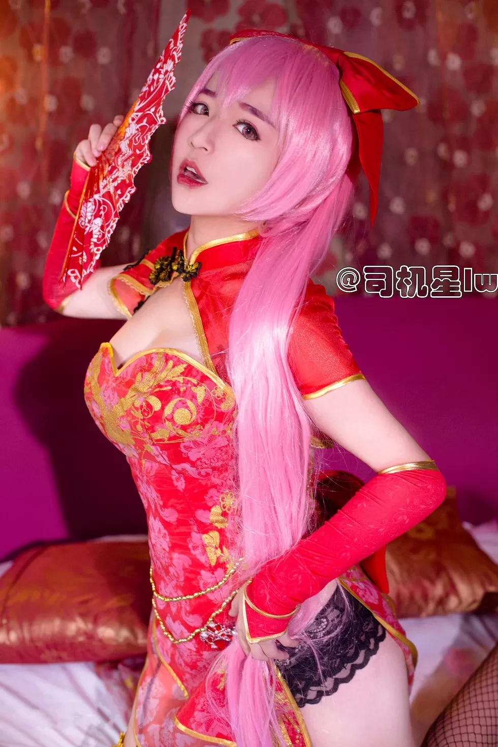 [Cosplay精选]Cherrygirl动漫社出品：金丝雀白嫩肌肤傲人美乳写真20P