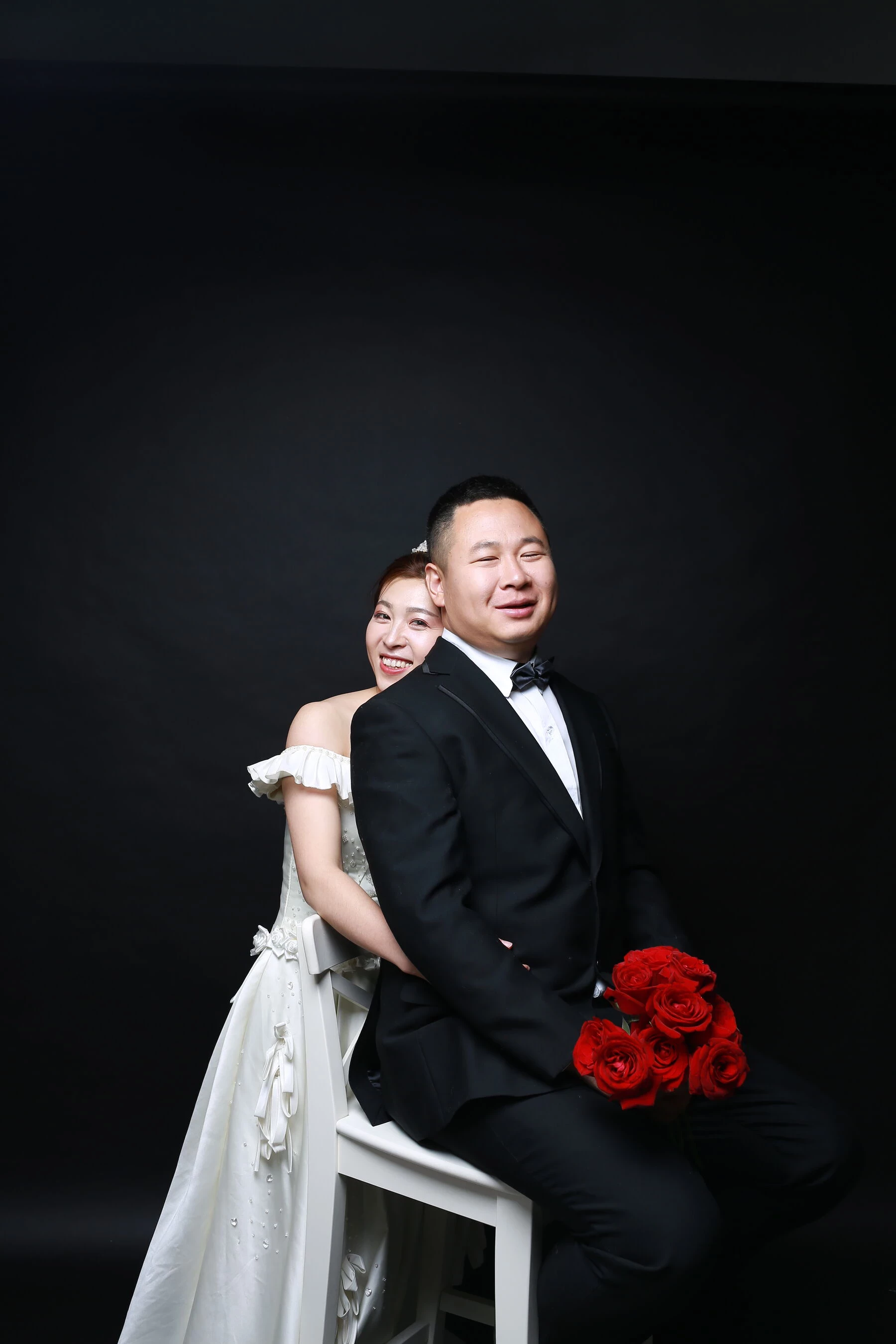 [Photo]小夫妻露点婚纱照 [575P]