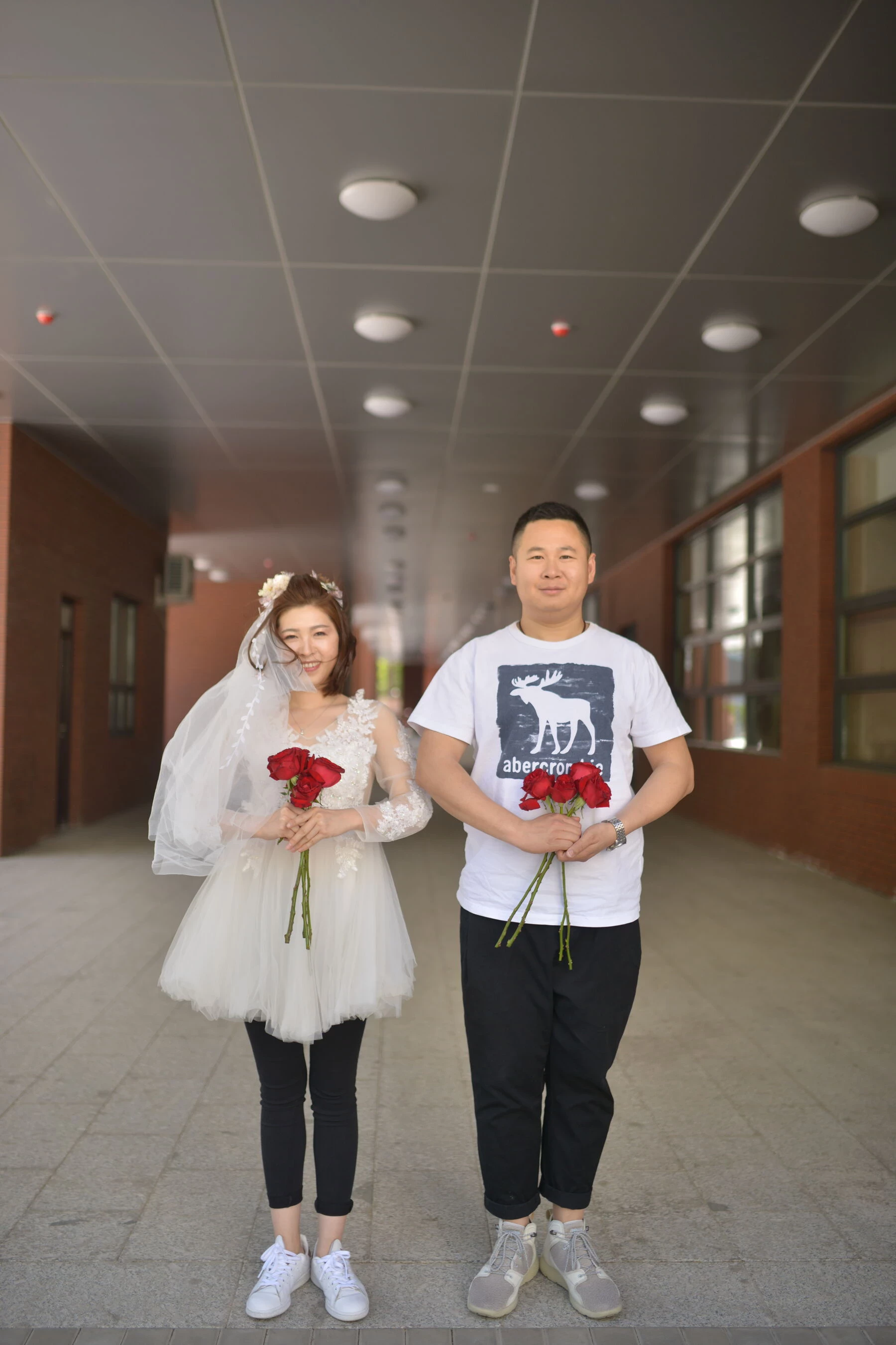 [Photo]小夫妻露点婚纱照 [575P]