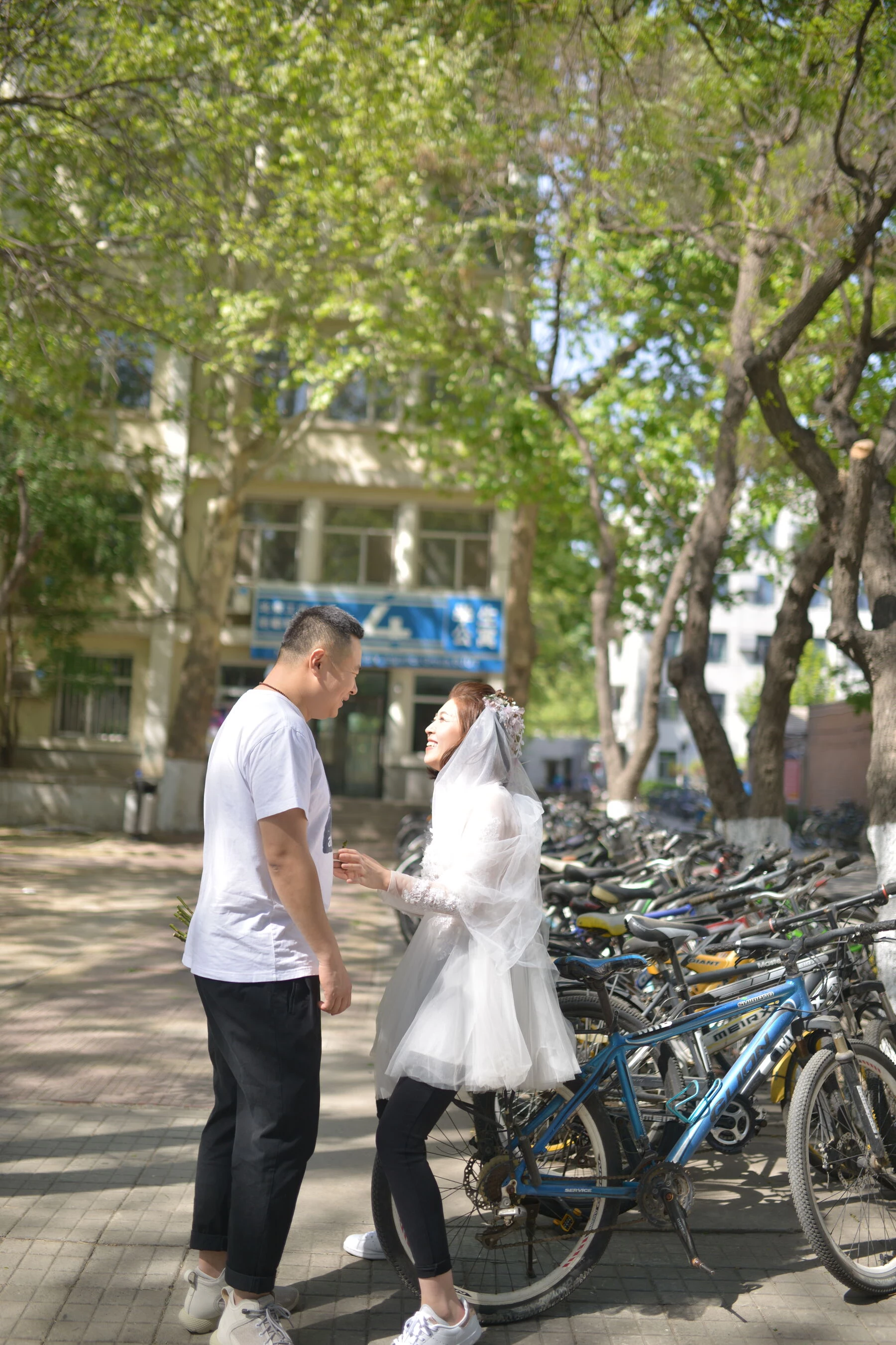 [Photo]小夫妻露点婚纱照 [575P]