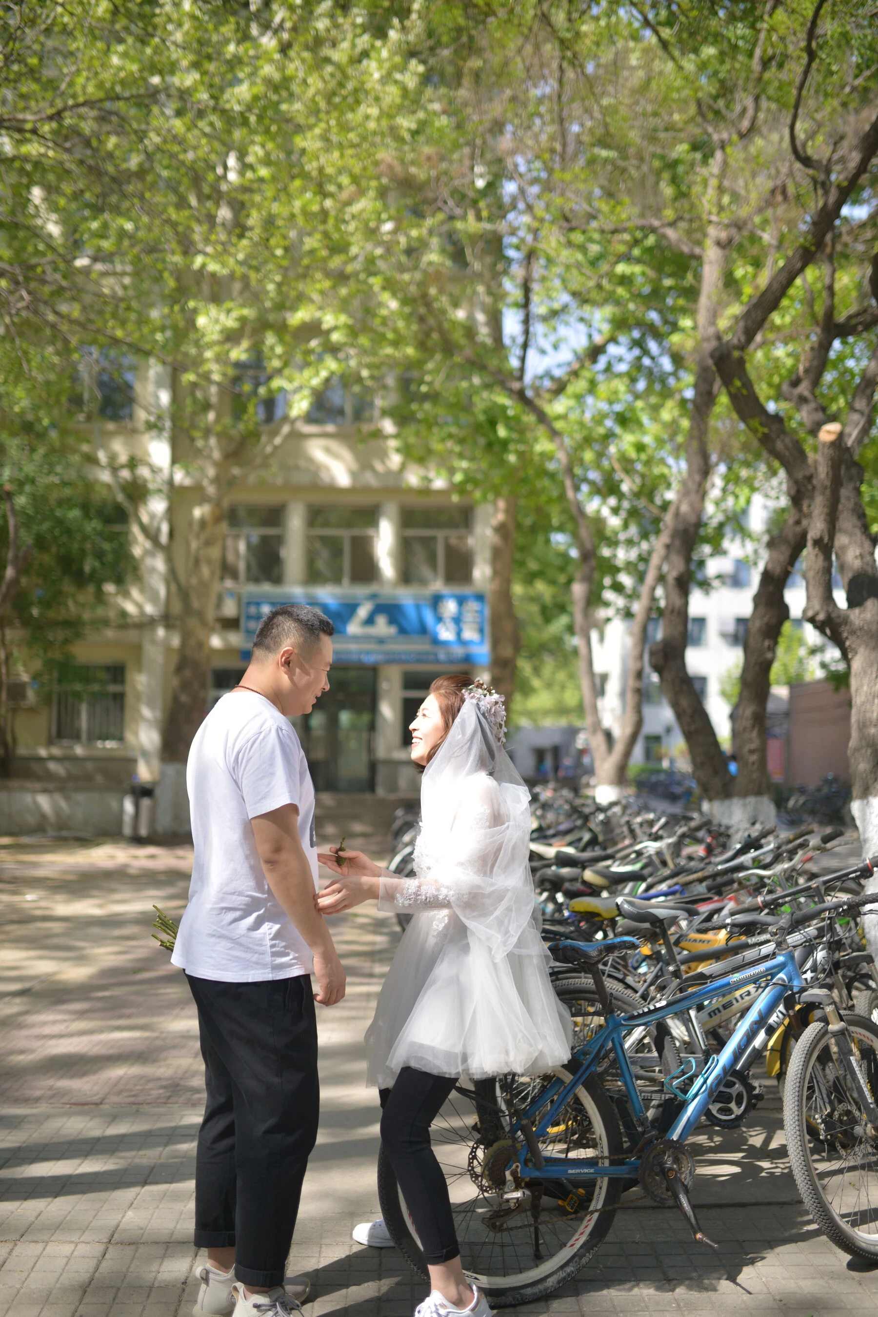 [Photo]小夫妻露点婚纱照 [575P]