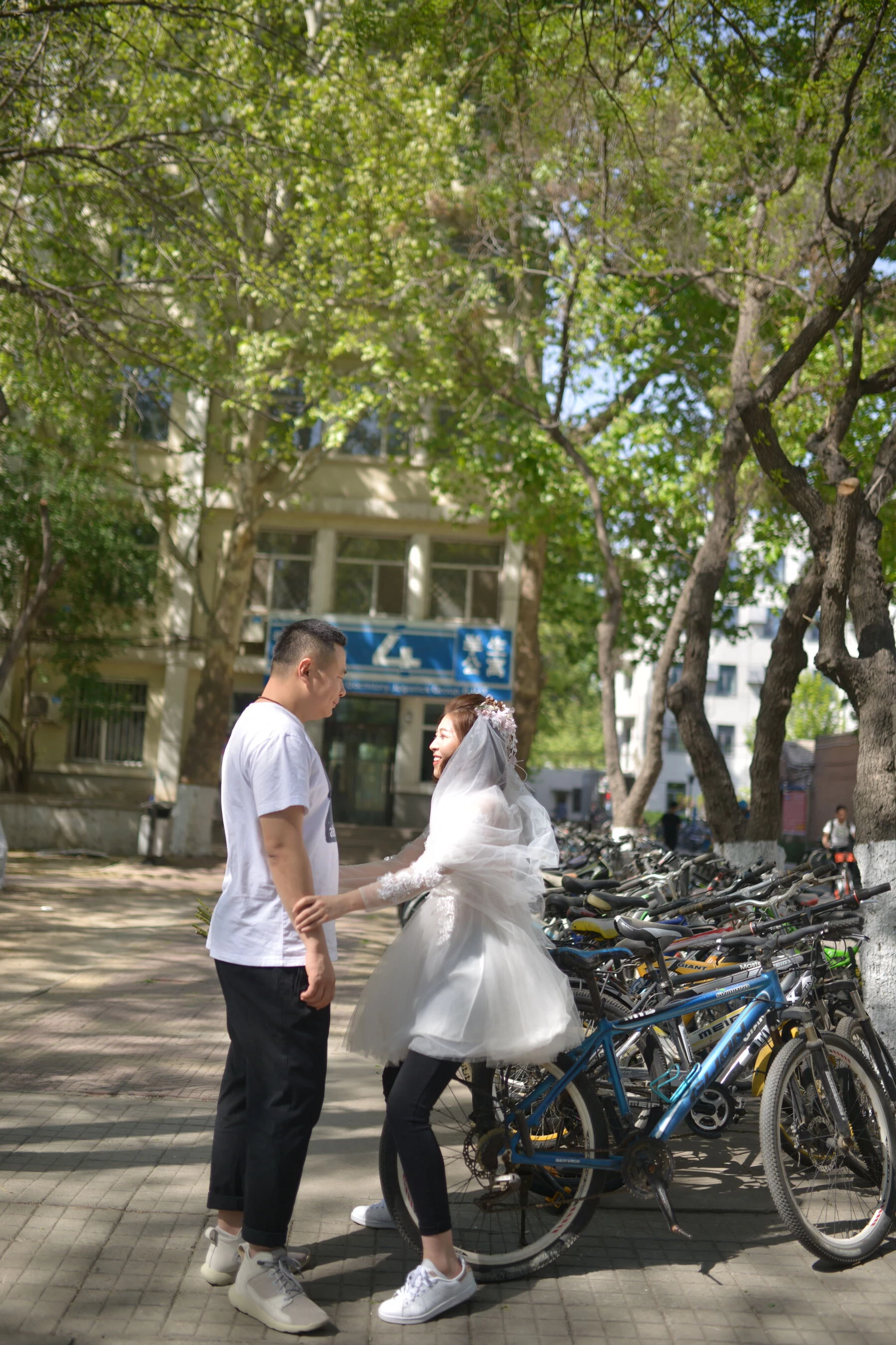 [Photo]小夫妻露点婚纱照 [575P]