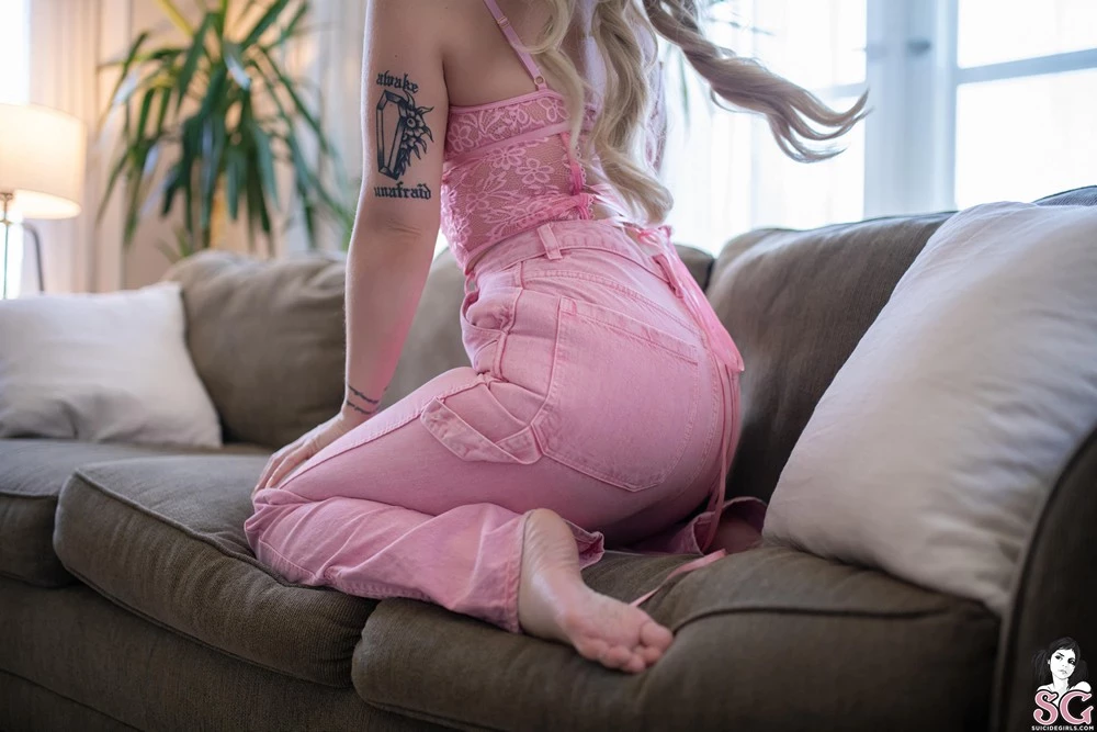 [Suicide Girls]Oct 01, 2024 - Peach - Pink Pony Club[46P]