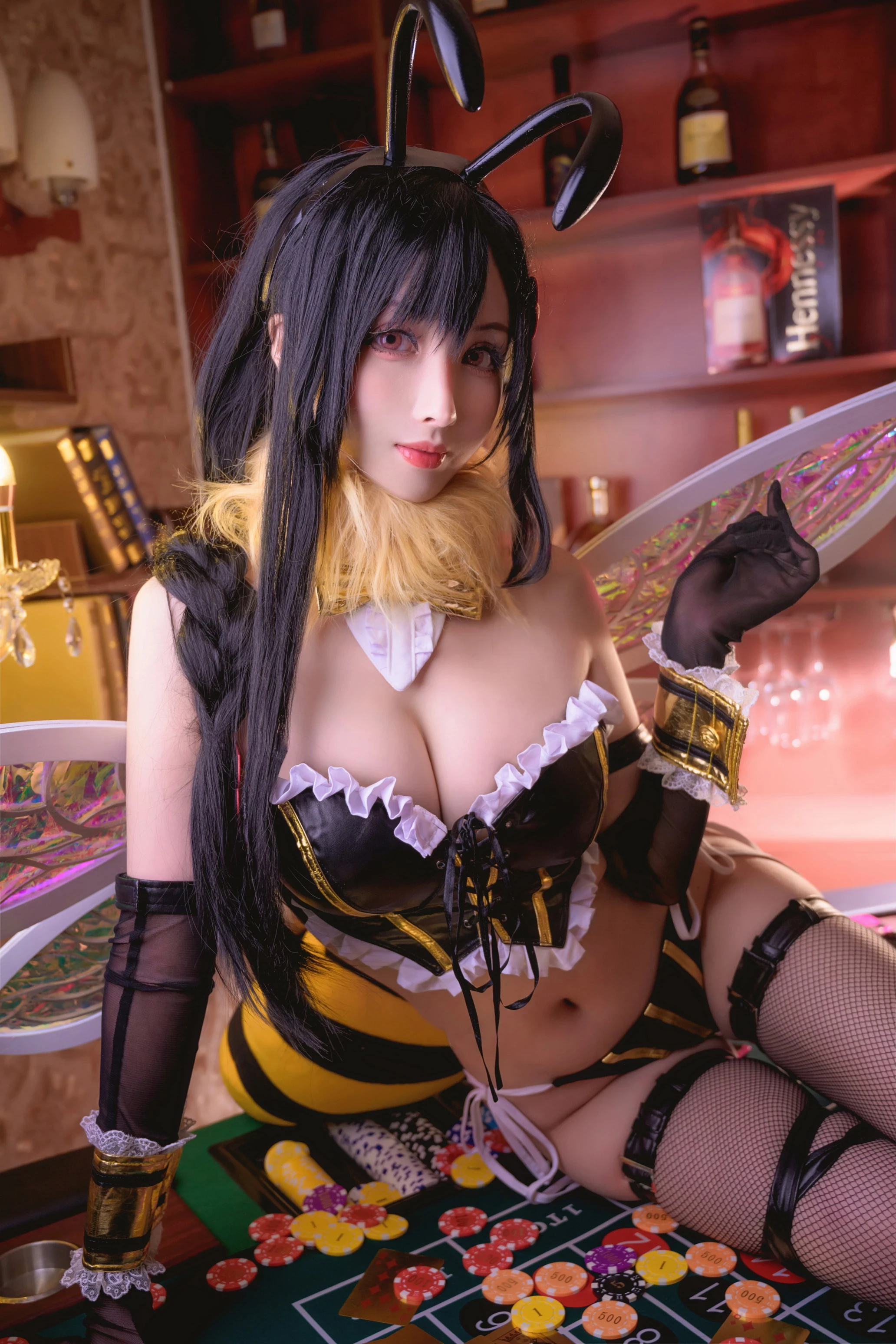 凉凉子 - Tifa little bee 蒂法little bee [25P]