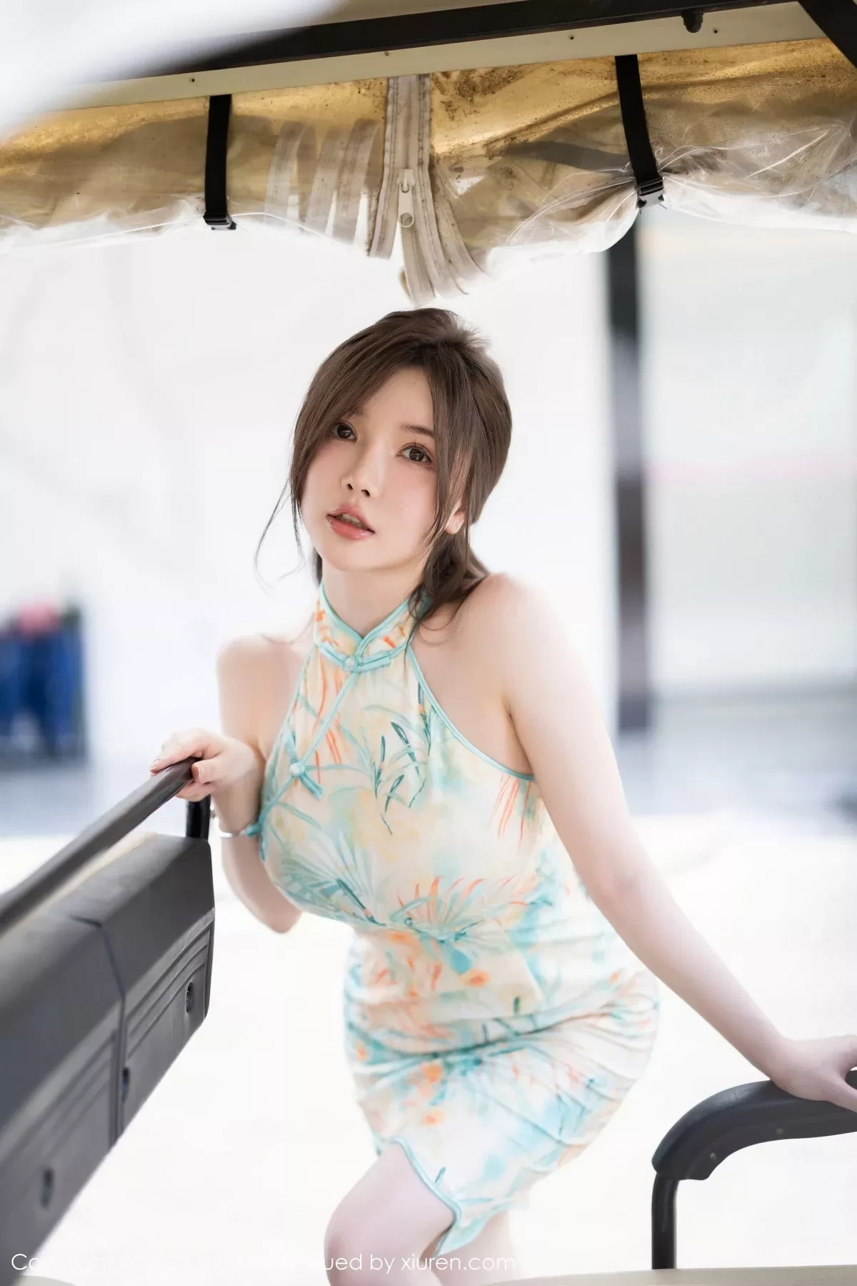 [MyGirl美媛馆]Vol.640_模特糯美子MINIbabe心愿旅拍户外浅色旗袍秀完美身材诱惑写真67P