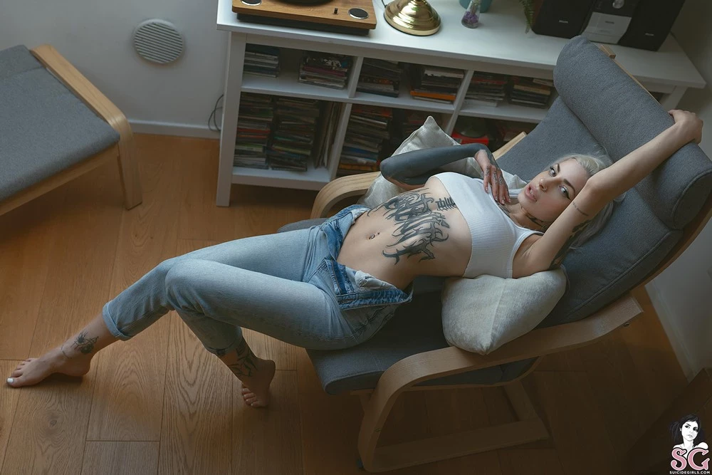 [Suicide Girls]Nov 05, 2024 - Blackoblivion - Blue Jeans[56P]