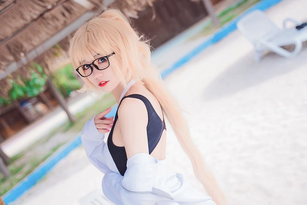 貓君君 Jeanne d Arc Swimsuit