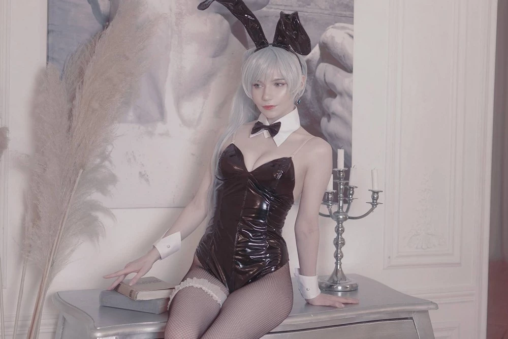 Michi Kyunn - Bunny Weiss Schnee