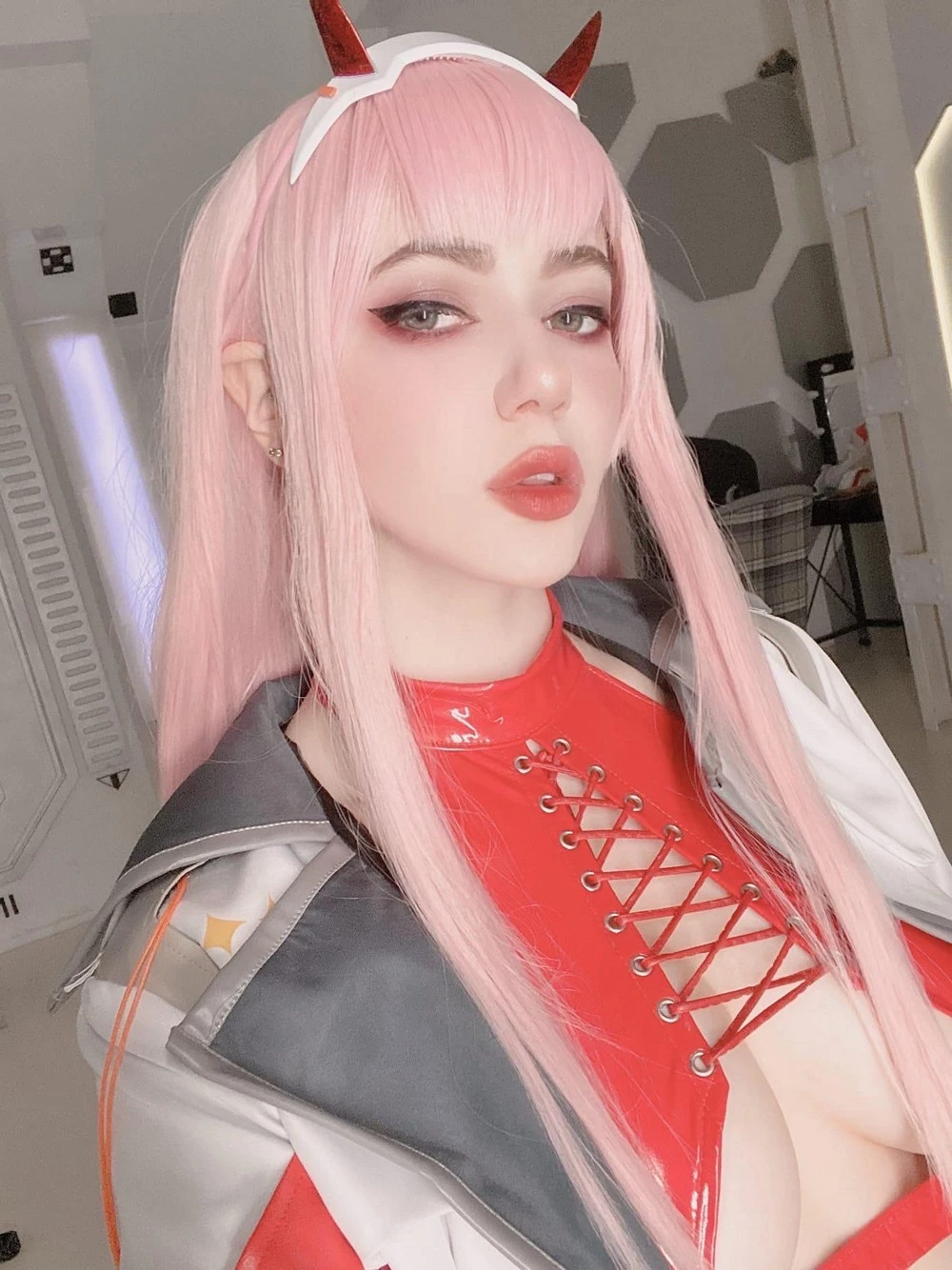 Alina Becker - Zero Two