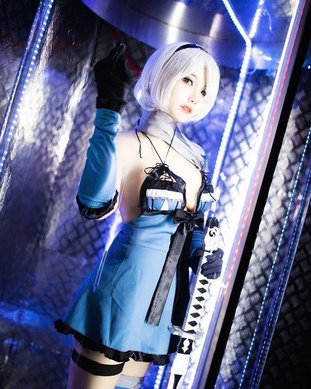 [Cosplay欣賞]凱妮版2B《尼爾》Cos 膚白貌美清空你的血槽！