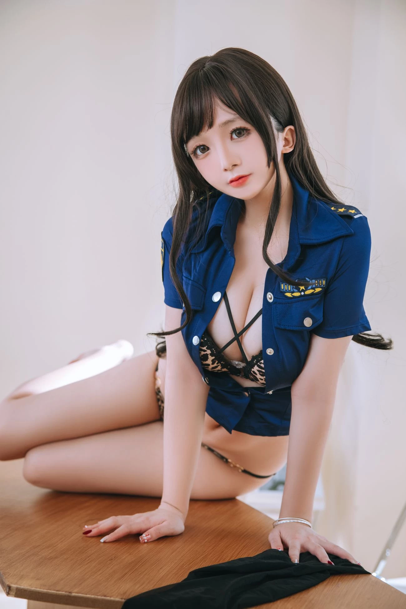 日奈嬌 豹紋女警